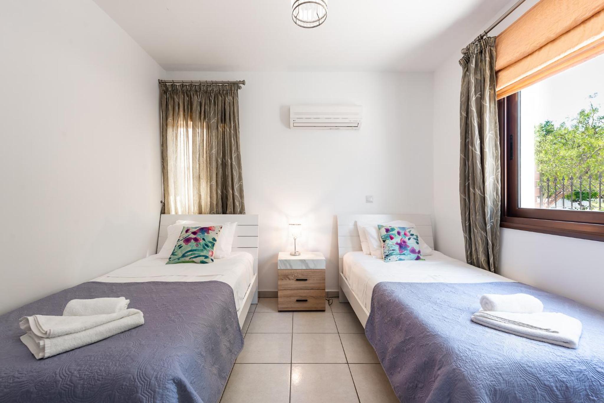 Sea Front Oceanus H3 by Ezoria Villas