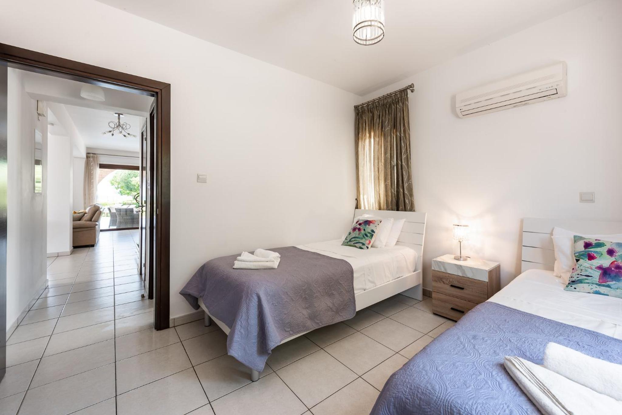 Sea Front Oceanus H3 by Ezoria Villas