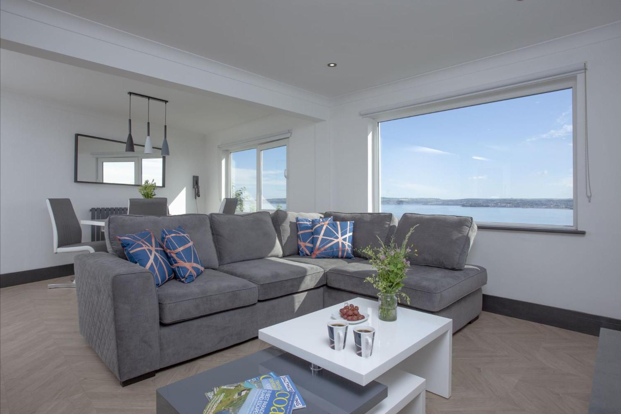 8 Bayview, Vernon Court view 4