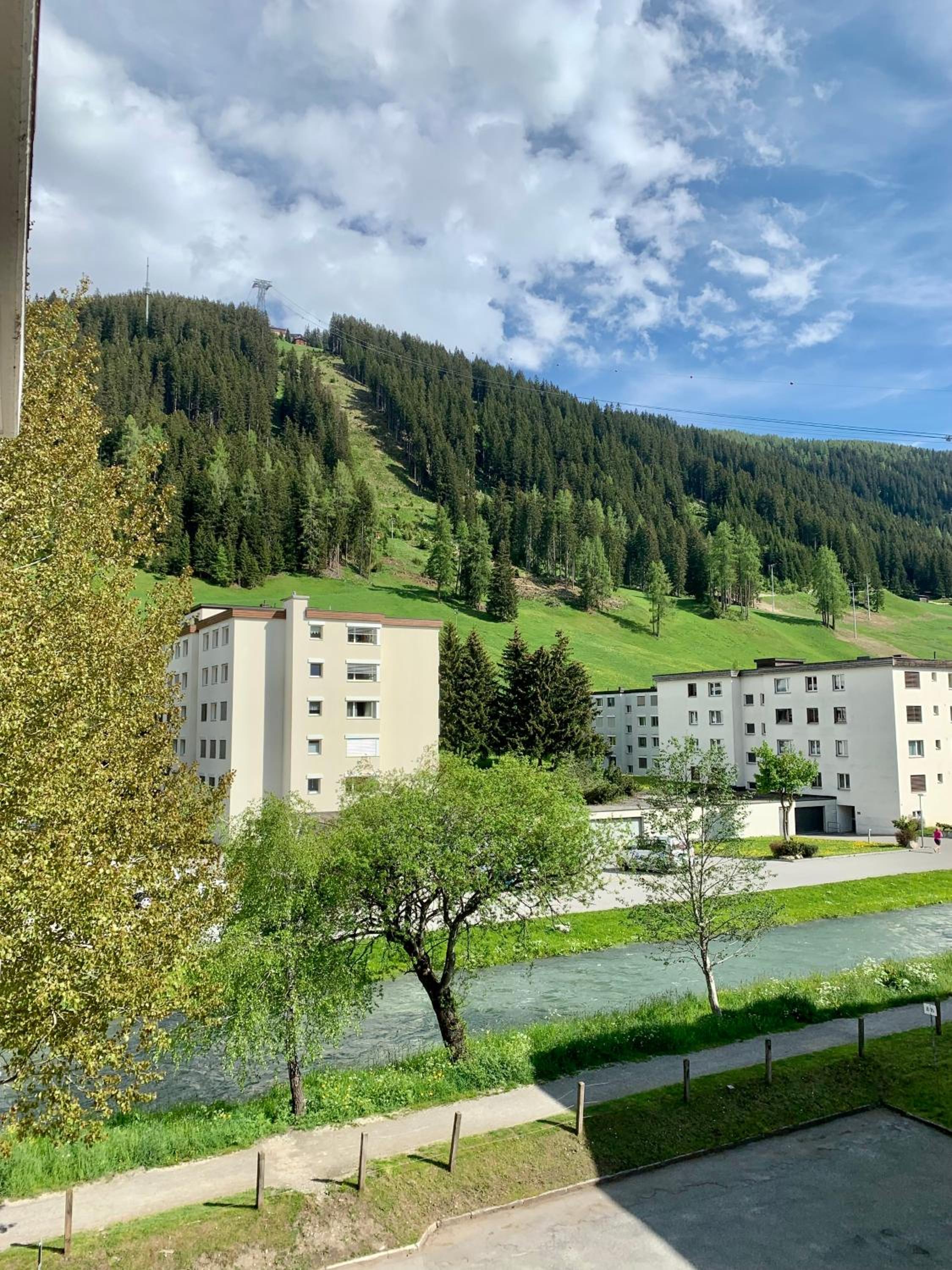 Holiday apartment Bolgen - close to everything! Bolgen, Jakobshorn, bus stop, train station, supermarket, ski school, ski rentals, restaurants and more! view 4