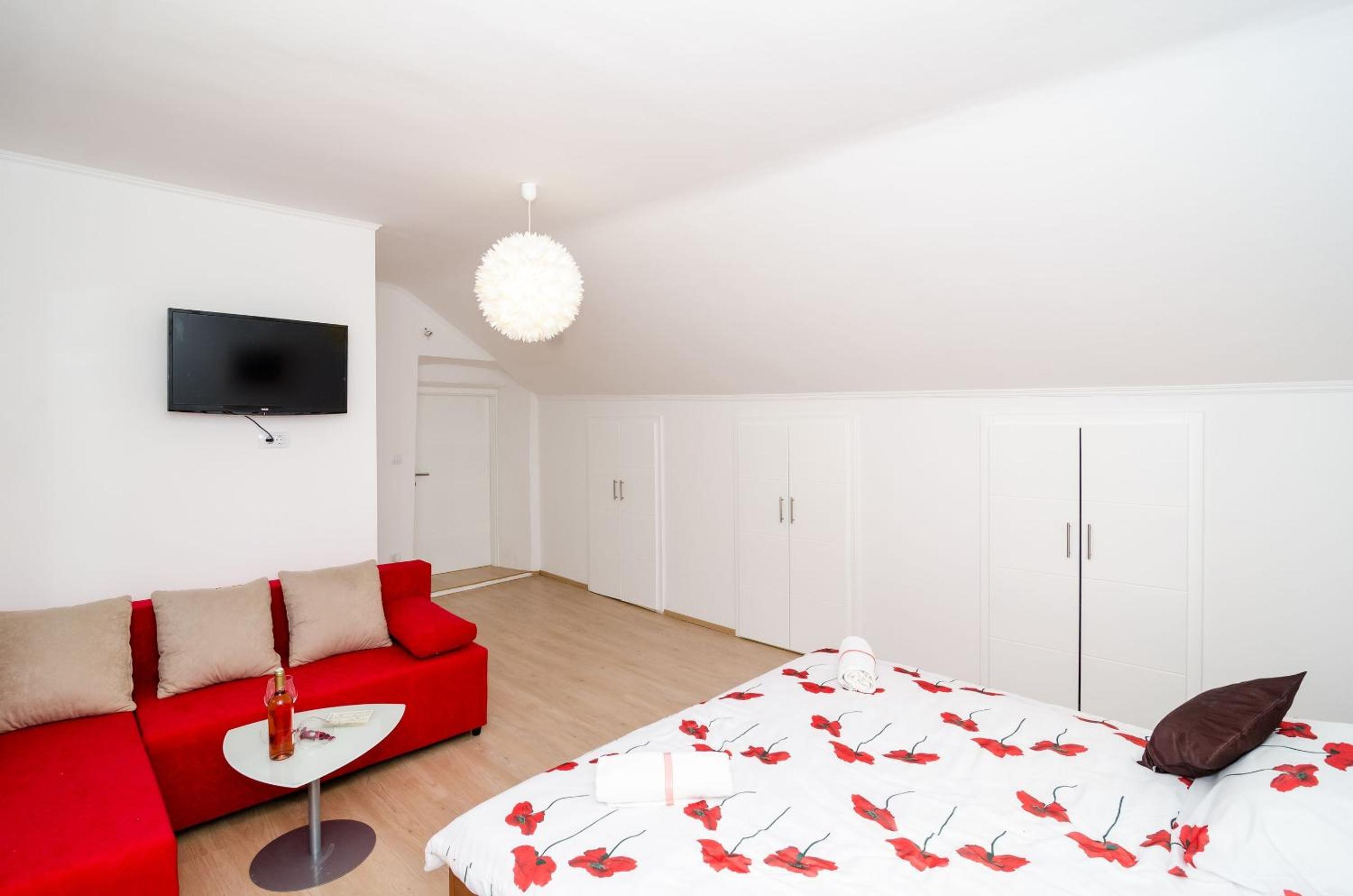 Apartment Ira