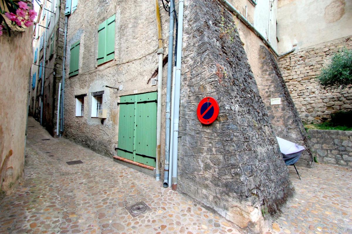 Traditional Provencal Stone House view 3