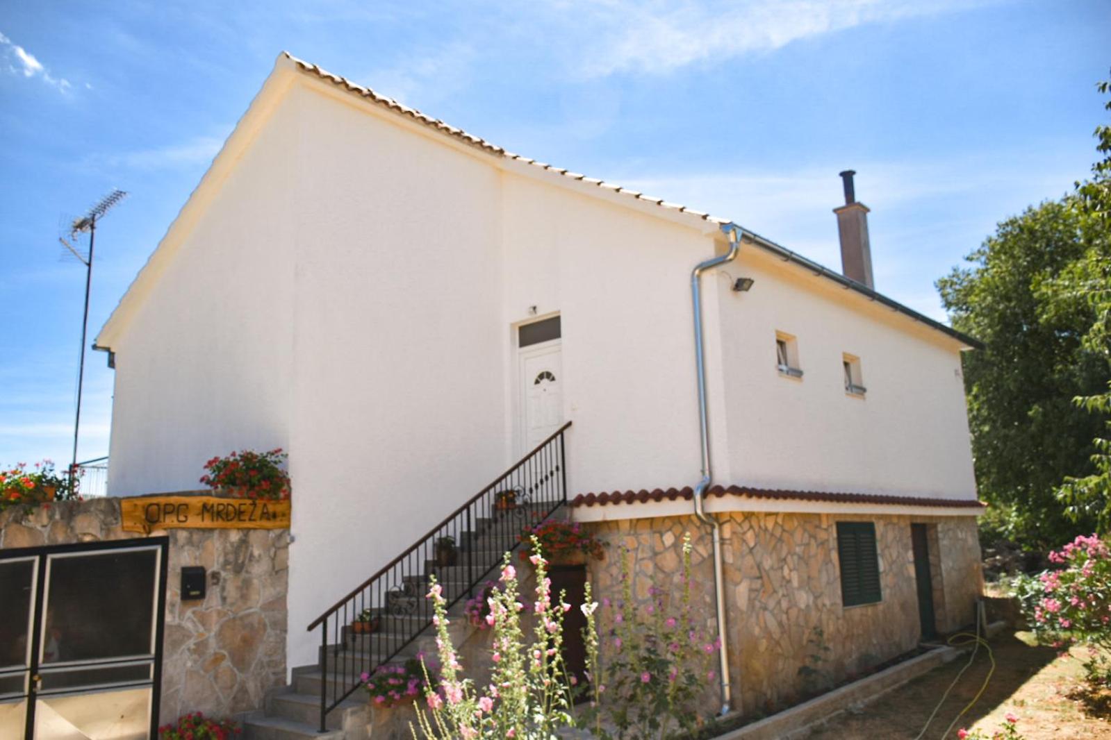 Hotel Holiday home Srdašce - Image 1