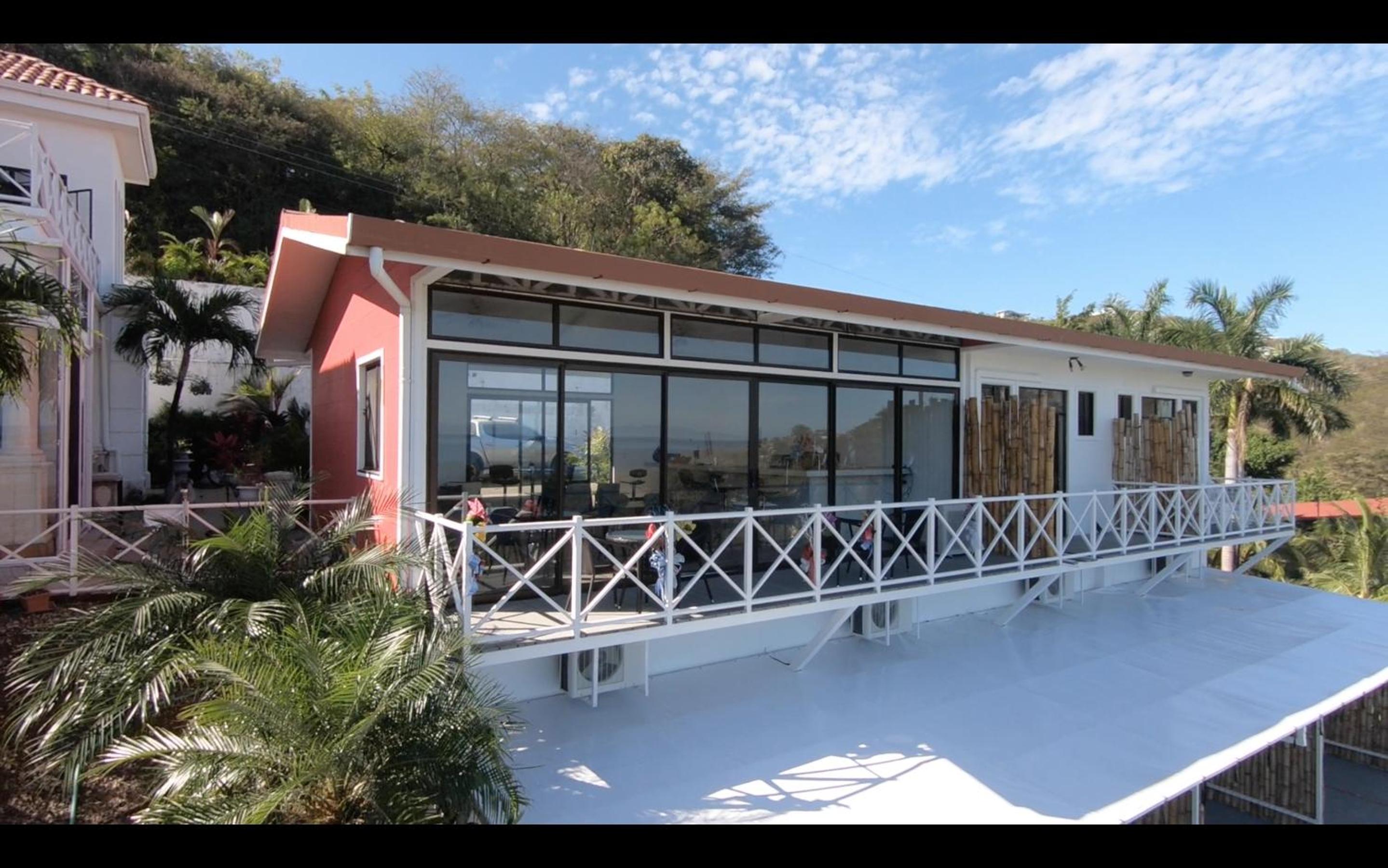Pura Vista Hotel