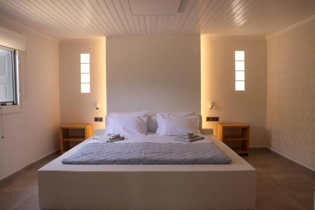 Gialova Bay Villa view 5