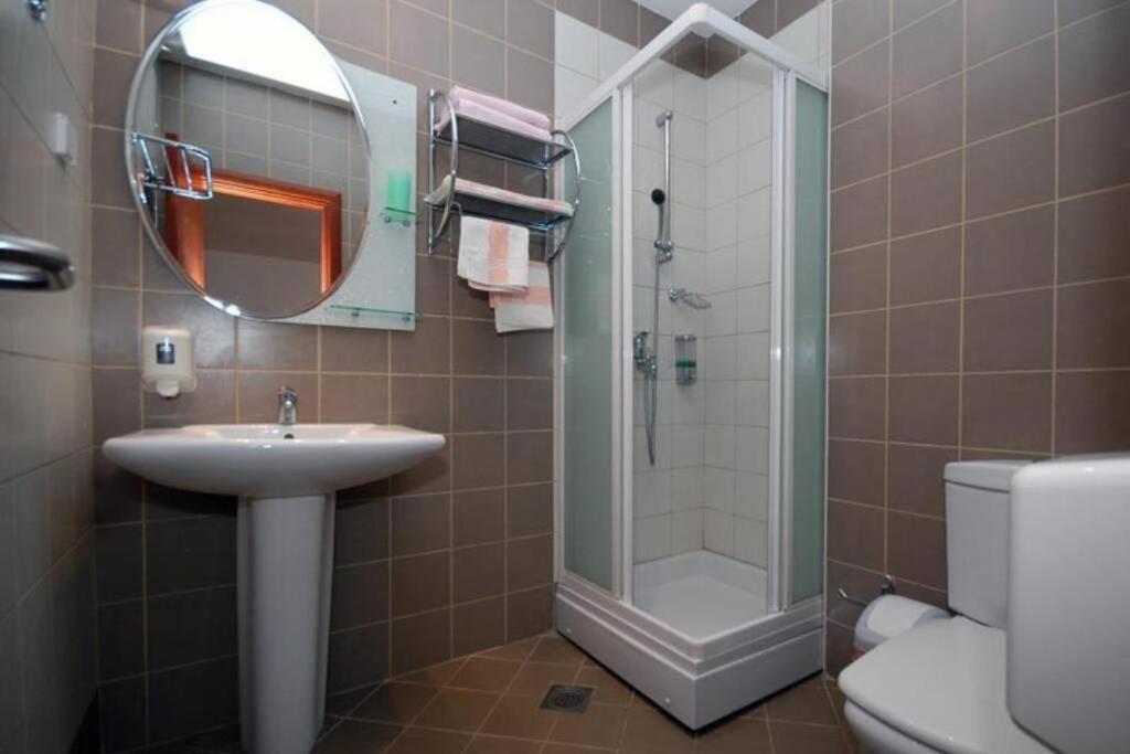 BMV TRIPLE ROOM WITH BALCONY view 5