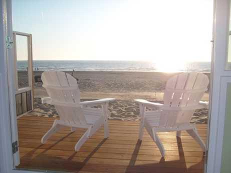 Luxe Strandhuisje op het strand van Wijk aan Zee met wifi view 5
