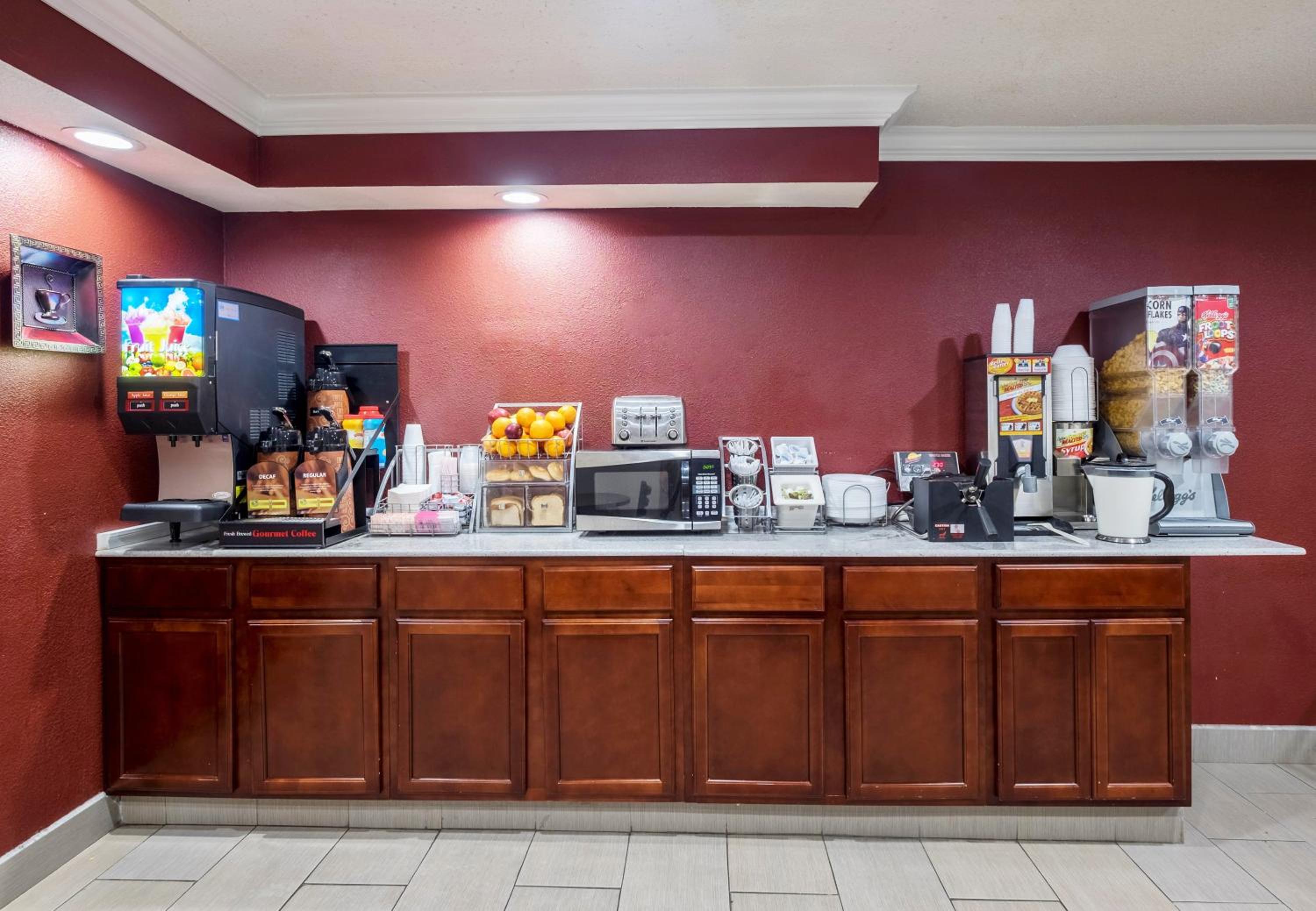 Binghamton Vacations - Red Roof Inn Binghamton North - Property Image 5