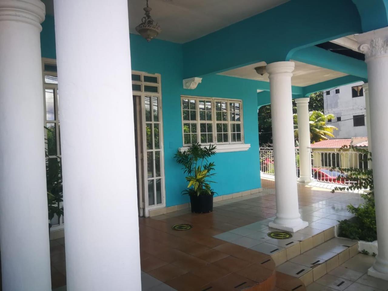 Hotel Hostal familiar Villa Nome - Image 1