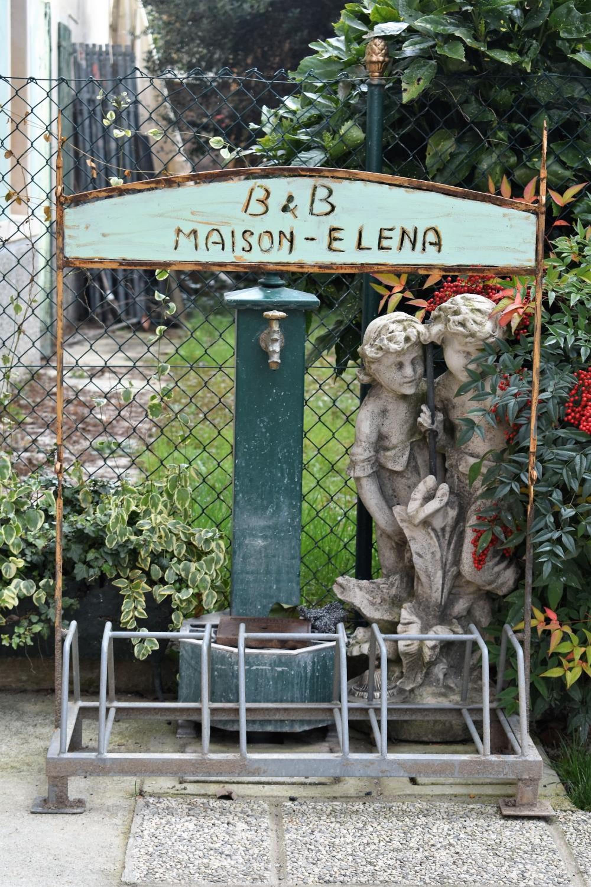 Maison Elena view 2