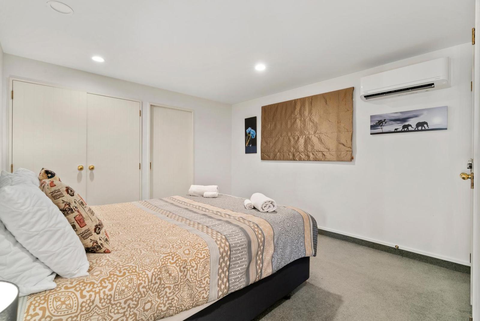 Queenstown Haven - Queenstown Holiday Home view 4