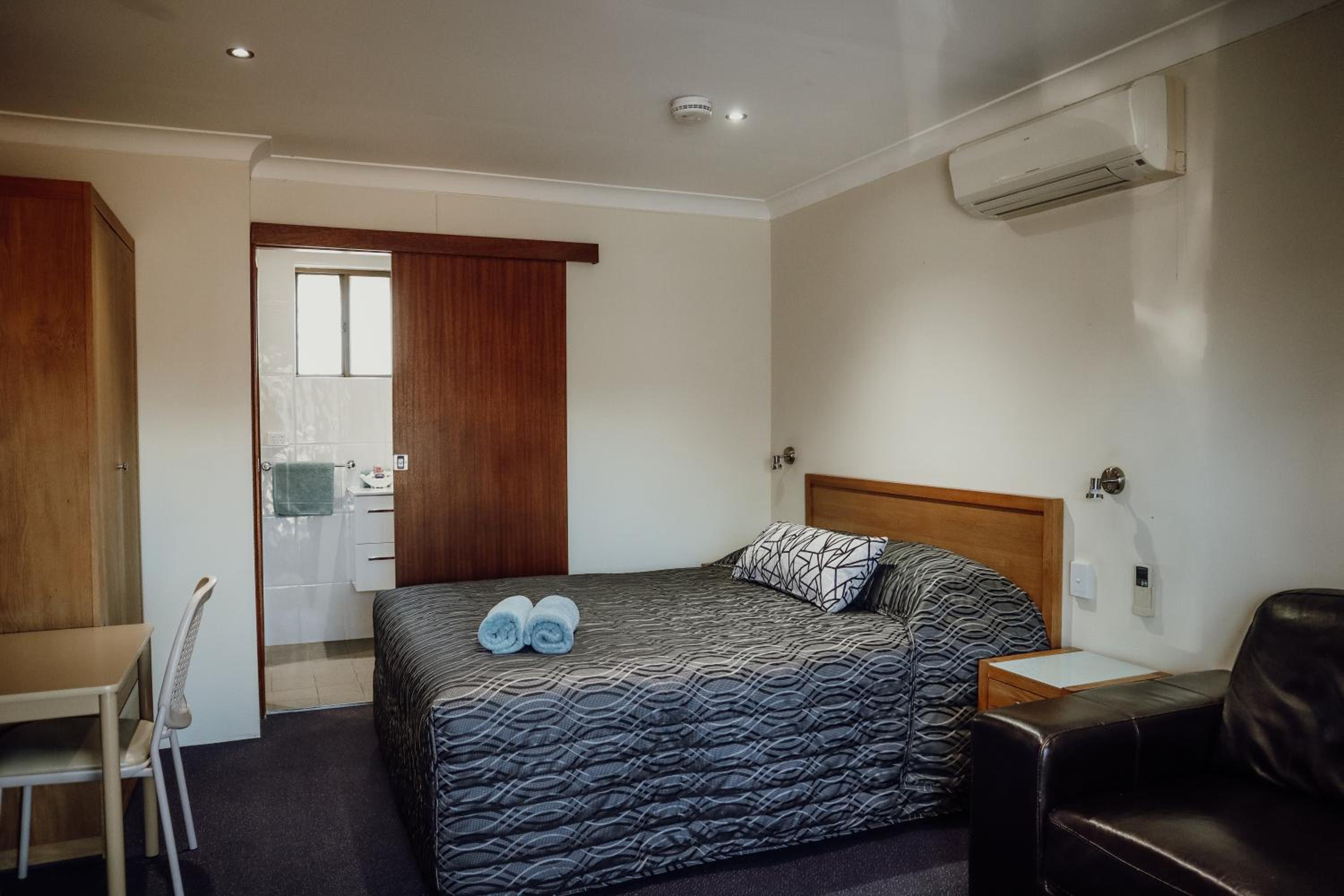 Denman Motor Inn