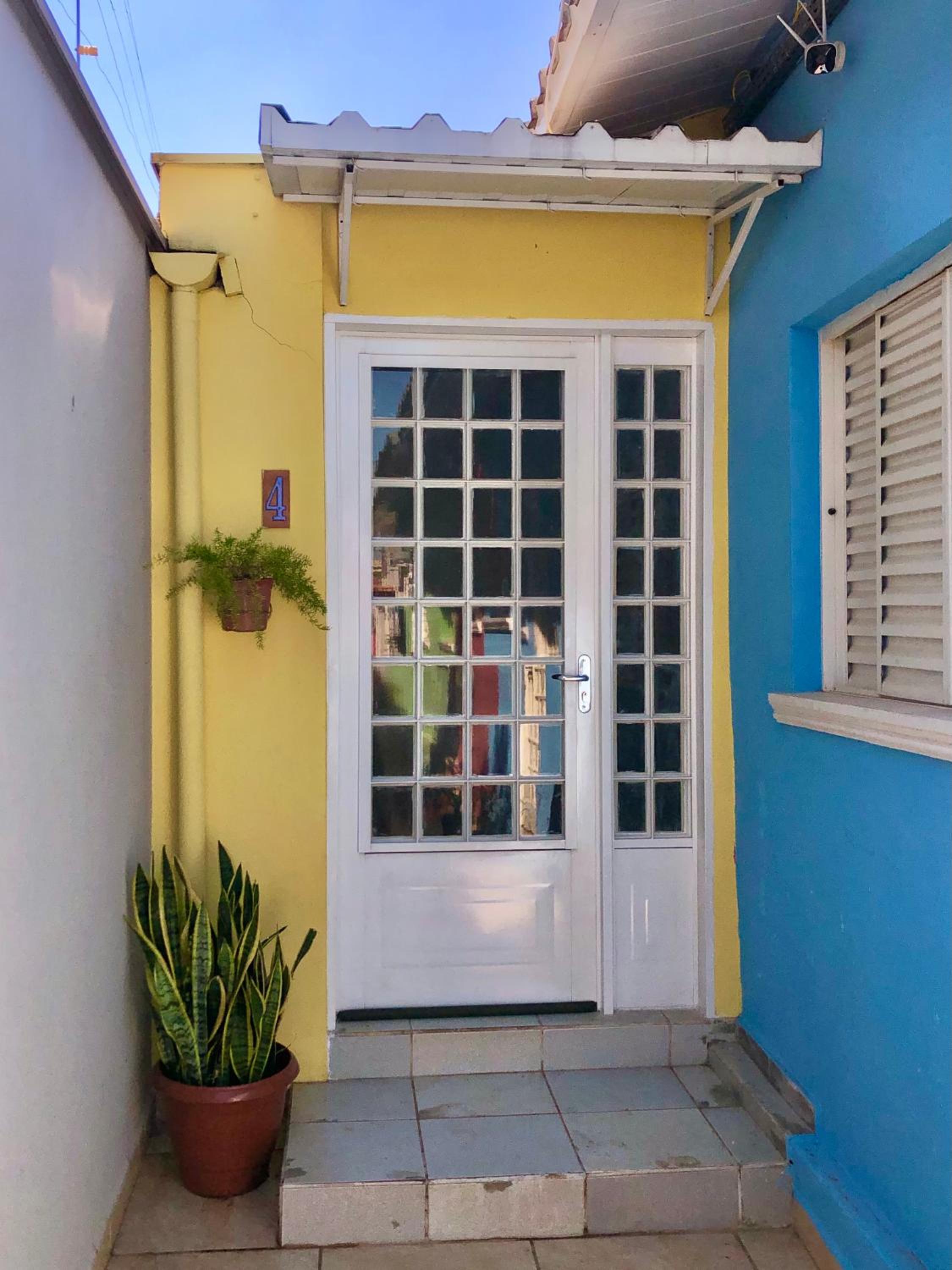 Casa com ótima localização