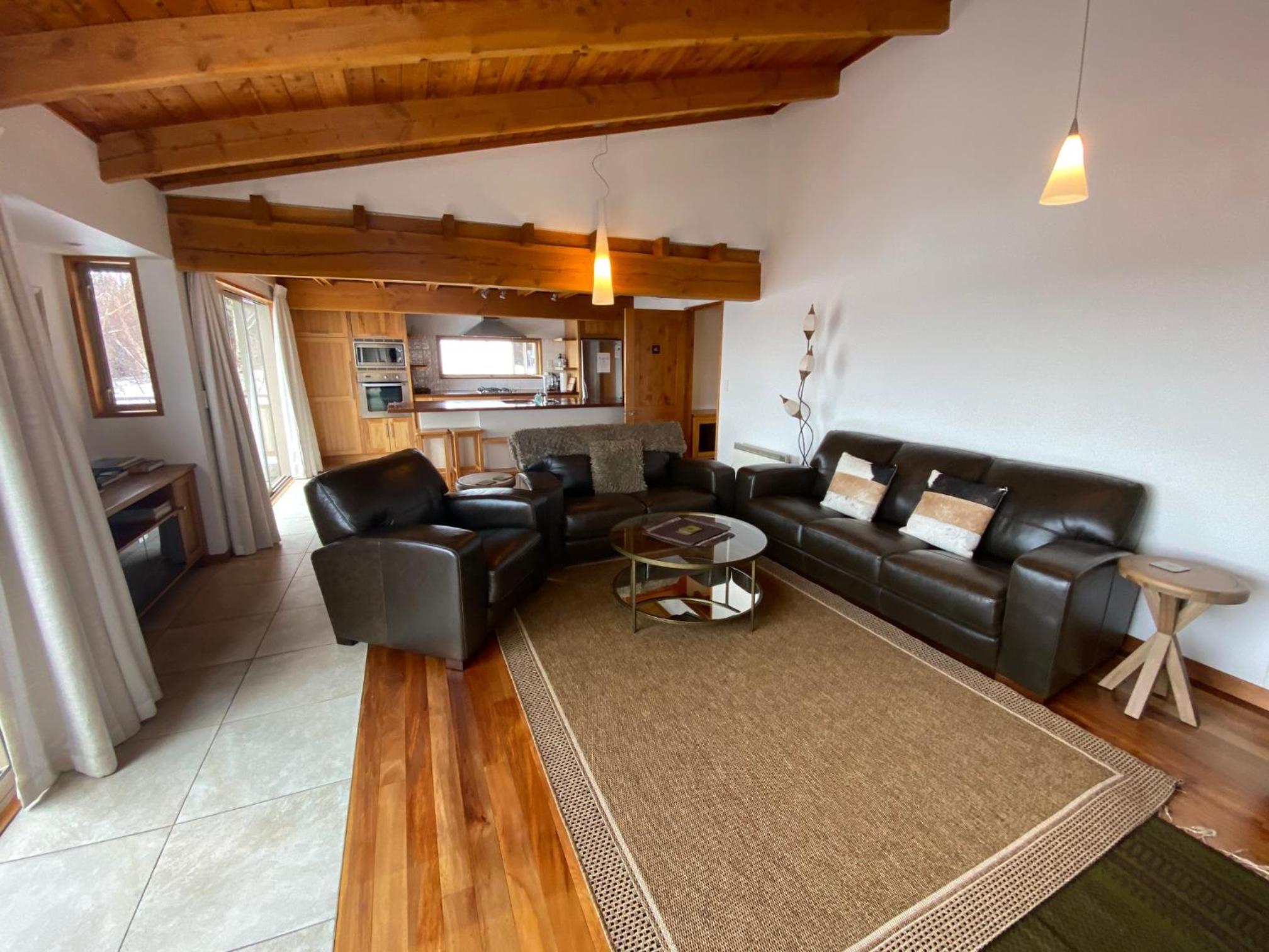 Glacier Rock Lakeview House