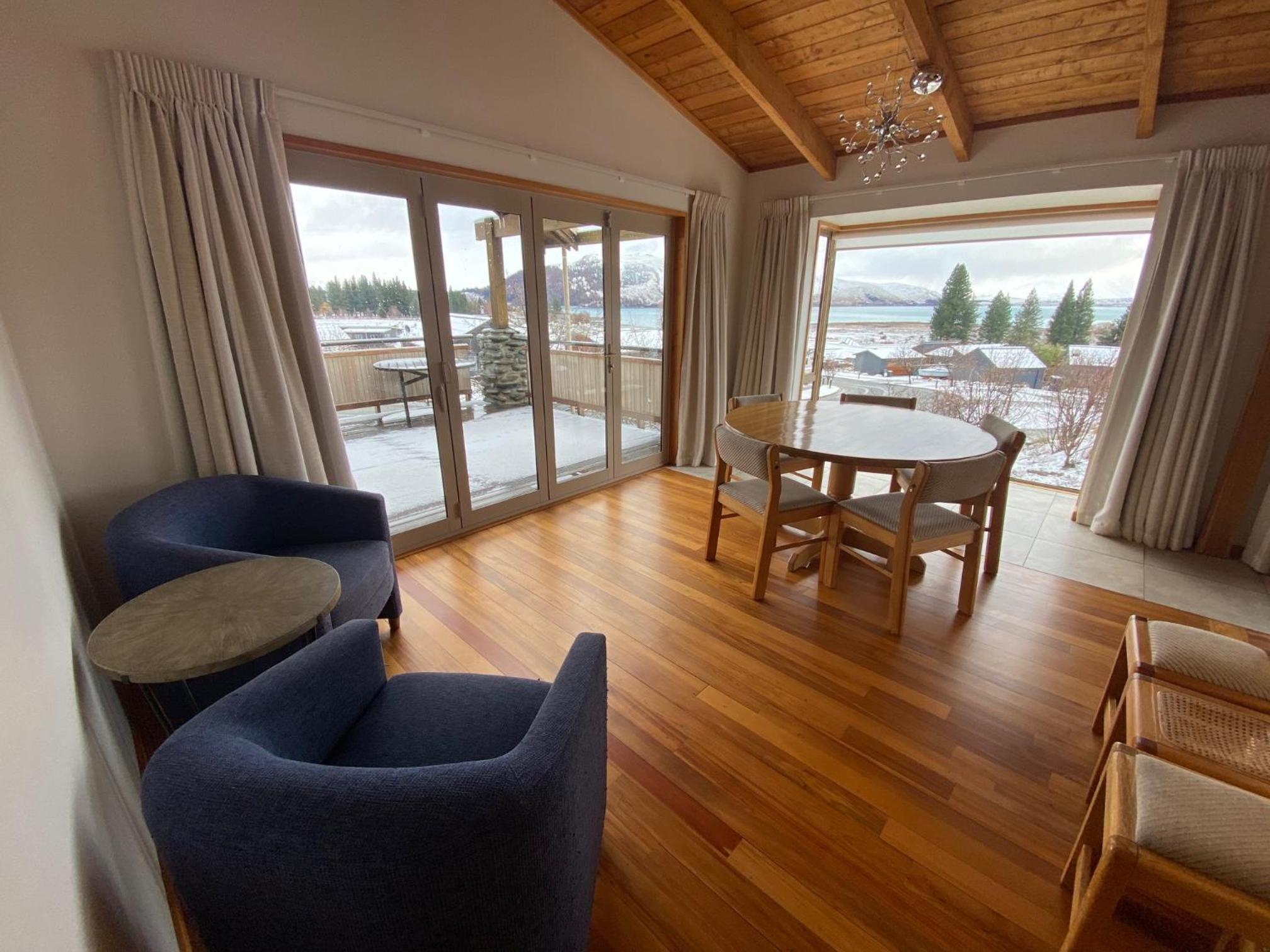 Glacier Rock Lakeview House