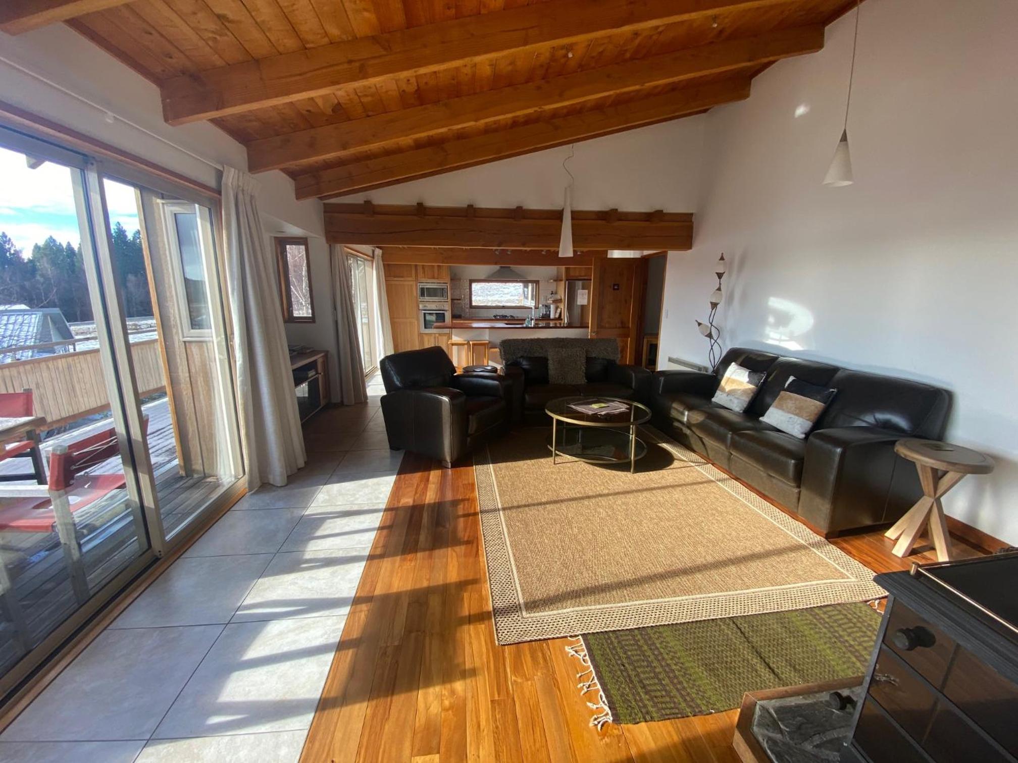 Glacier Rock Lakeview House
