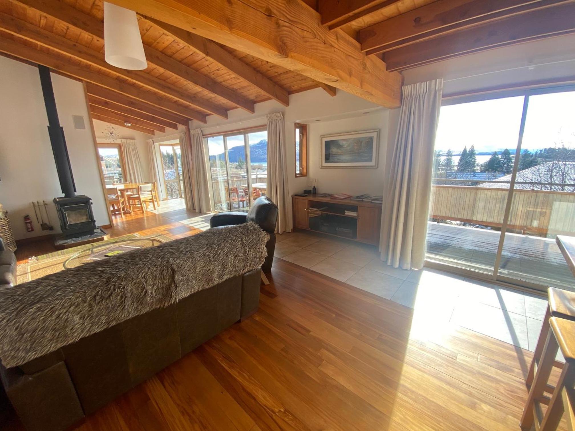 Glacier Rock Lakeview House