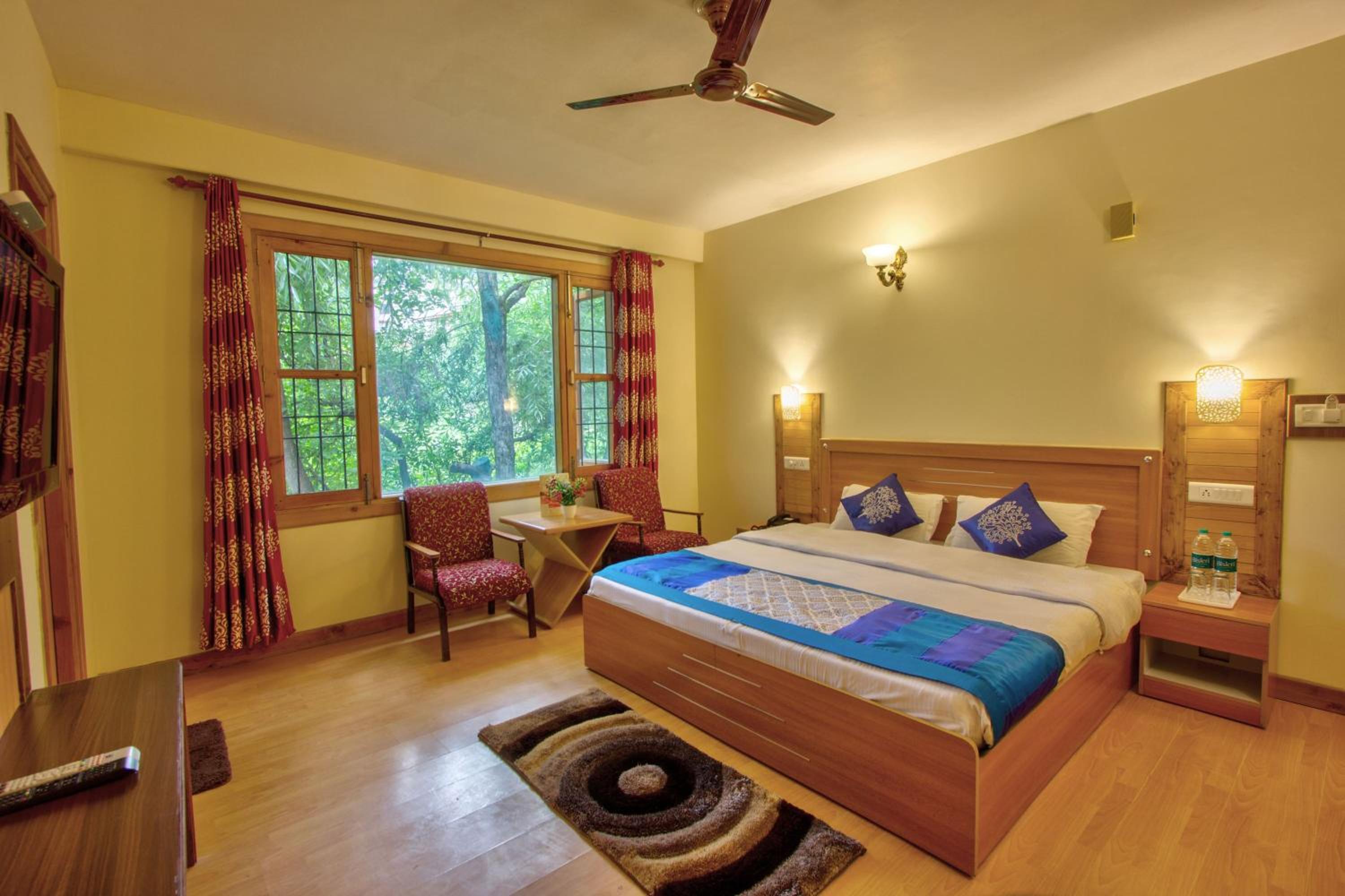 Woodstock Inn Manali 800 Mtrs from Mall Road view 2