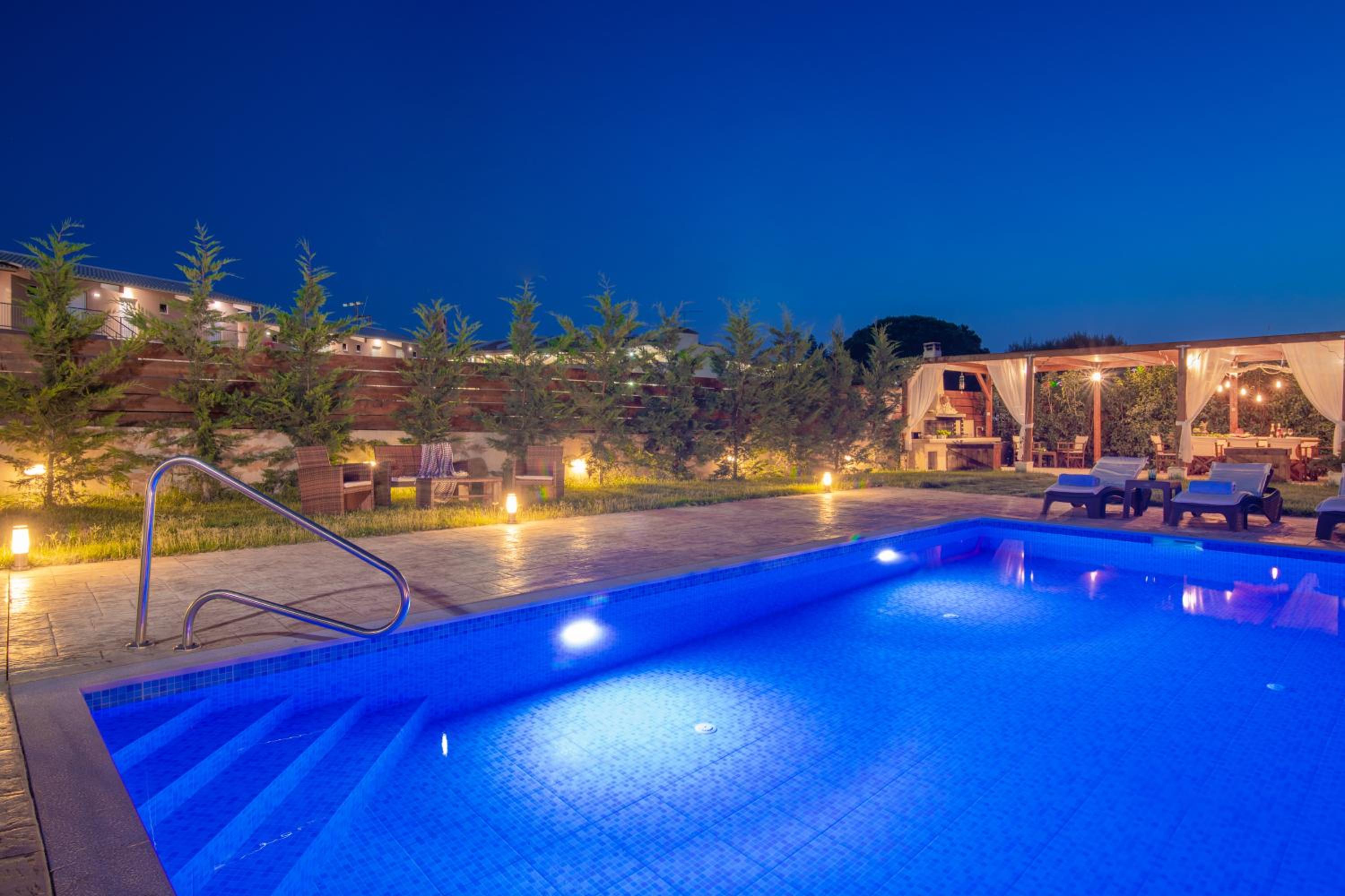 Villa Sophie - Sunny Retreat! photo 5