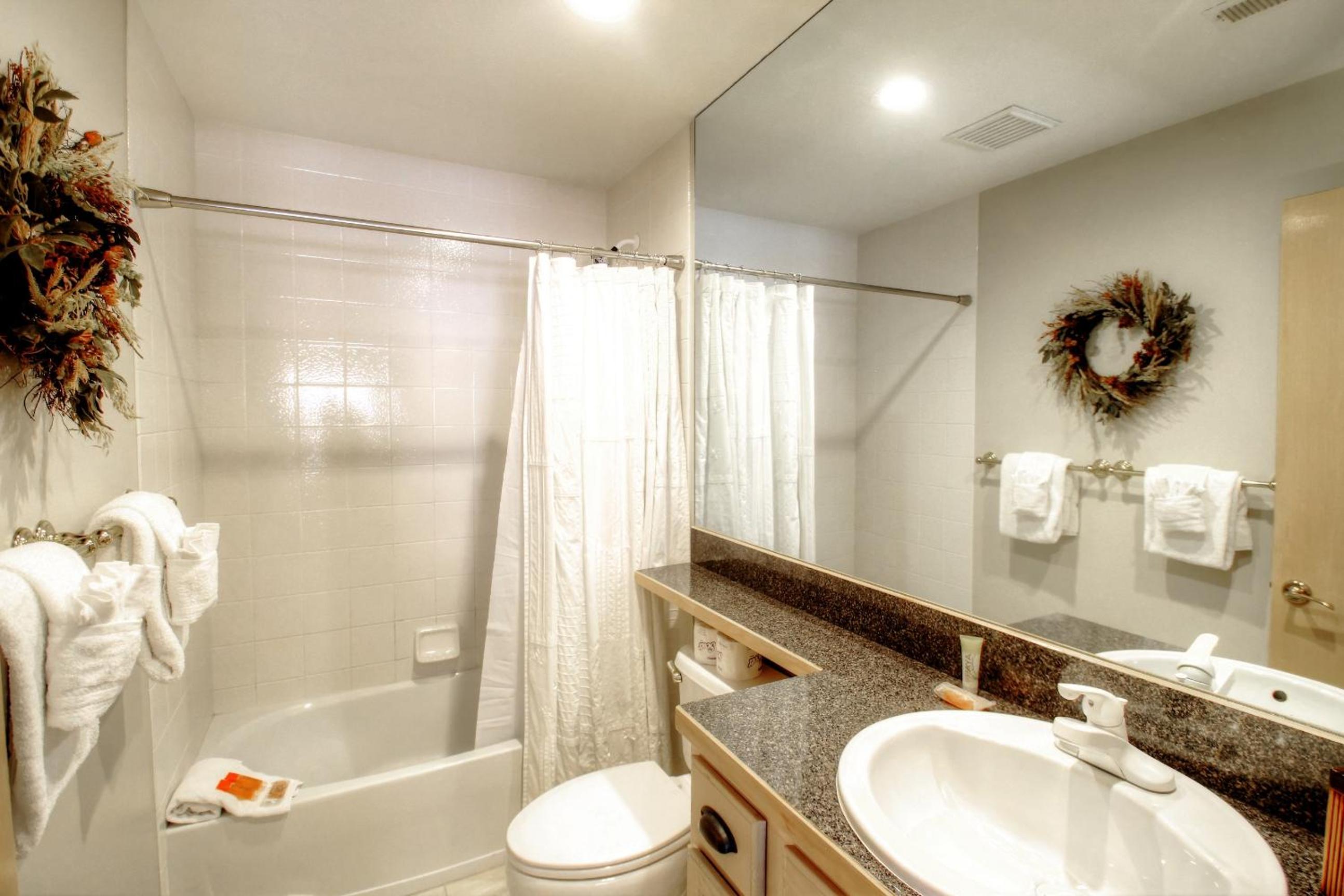 Canyon Run Townhouse F102 - Property Image 13