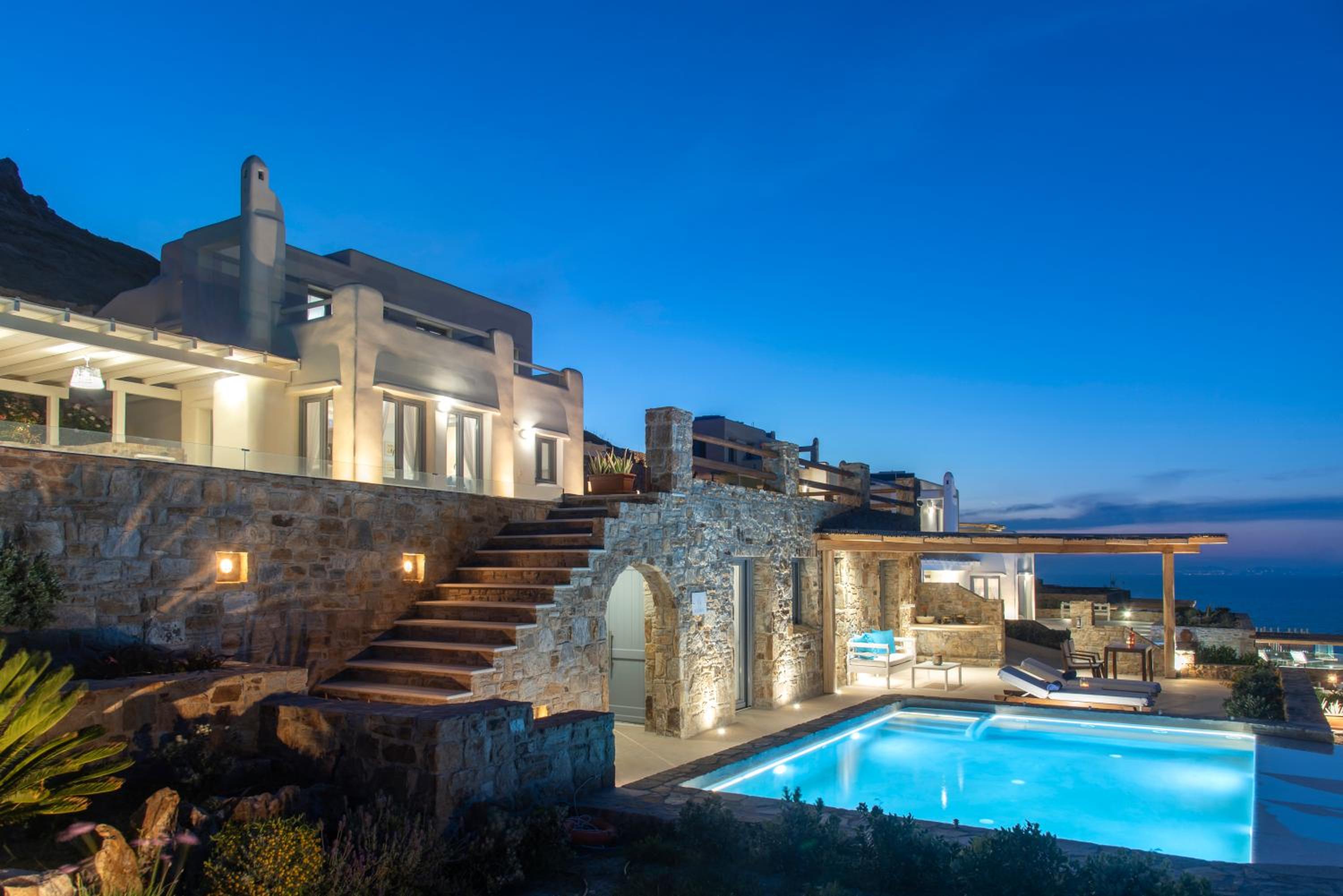 Naxos Rock Villas
