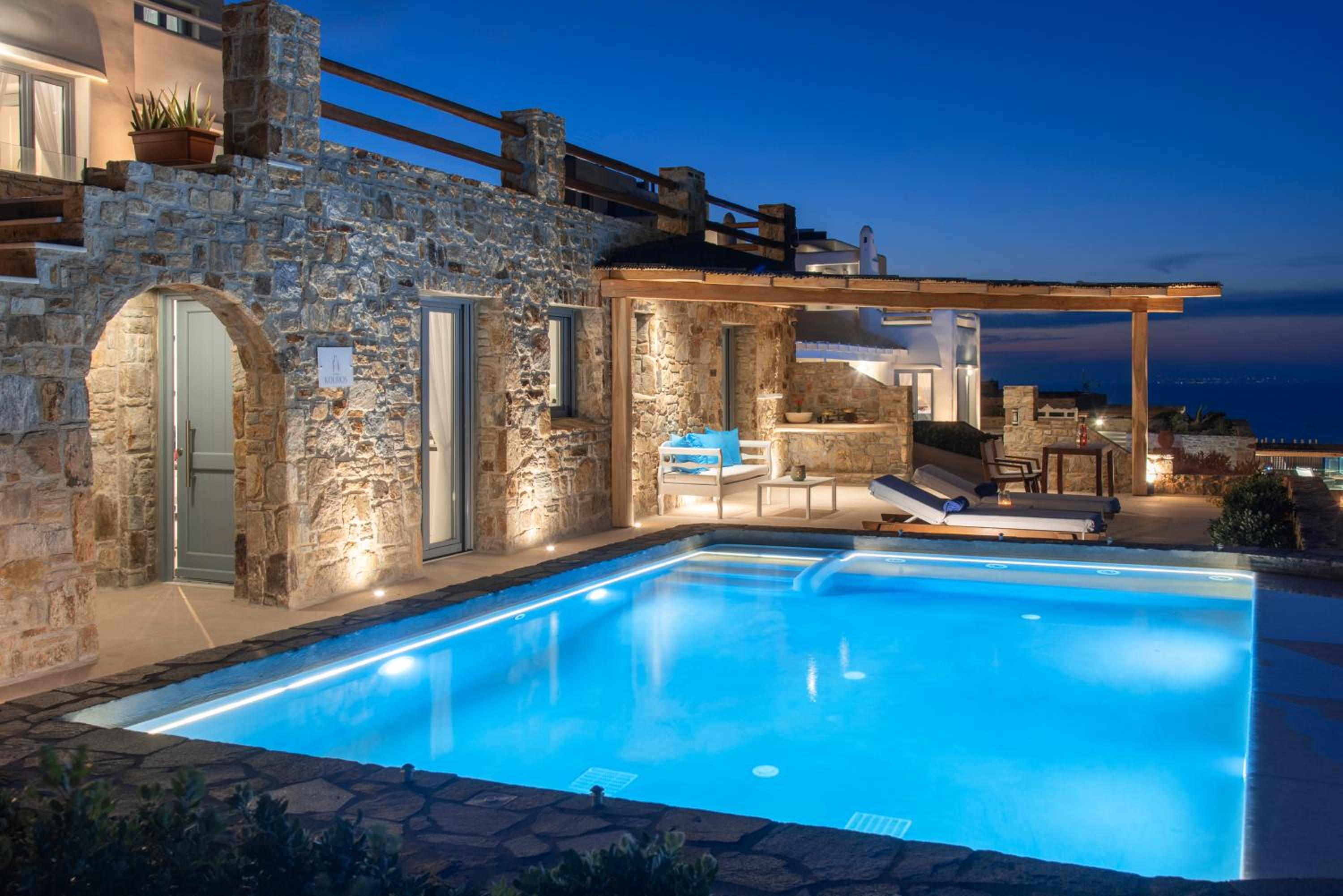 Naxos Rock Villas