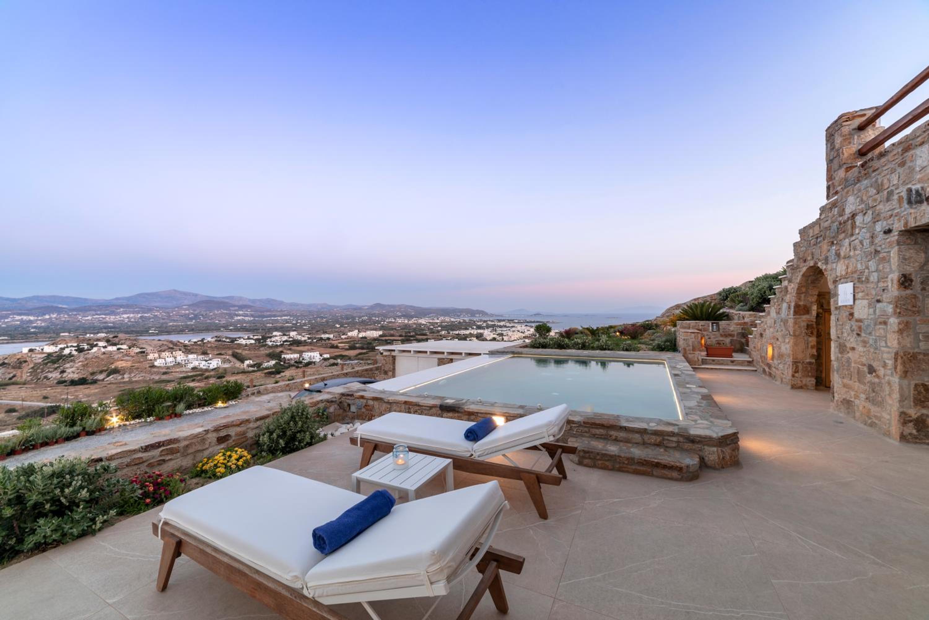 Naxos Rock Villas