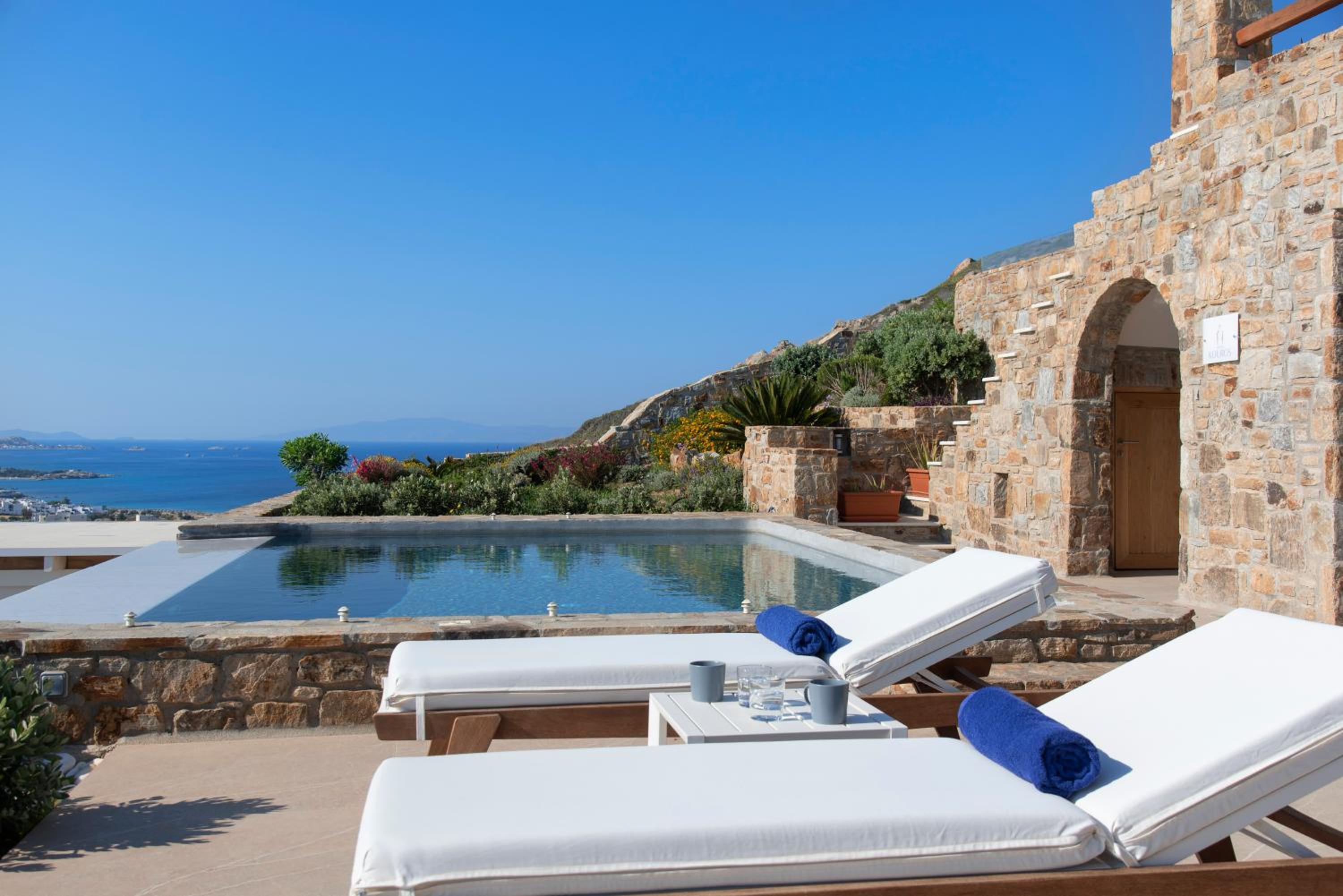 Naxos Rock Villas