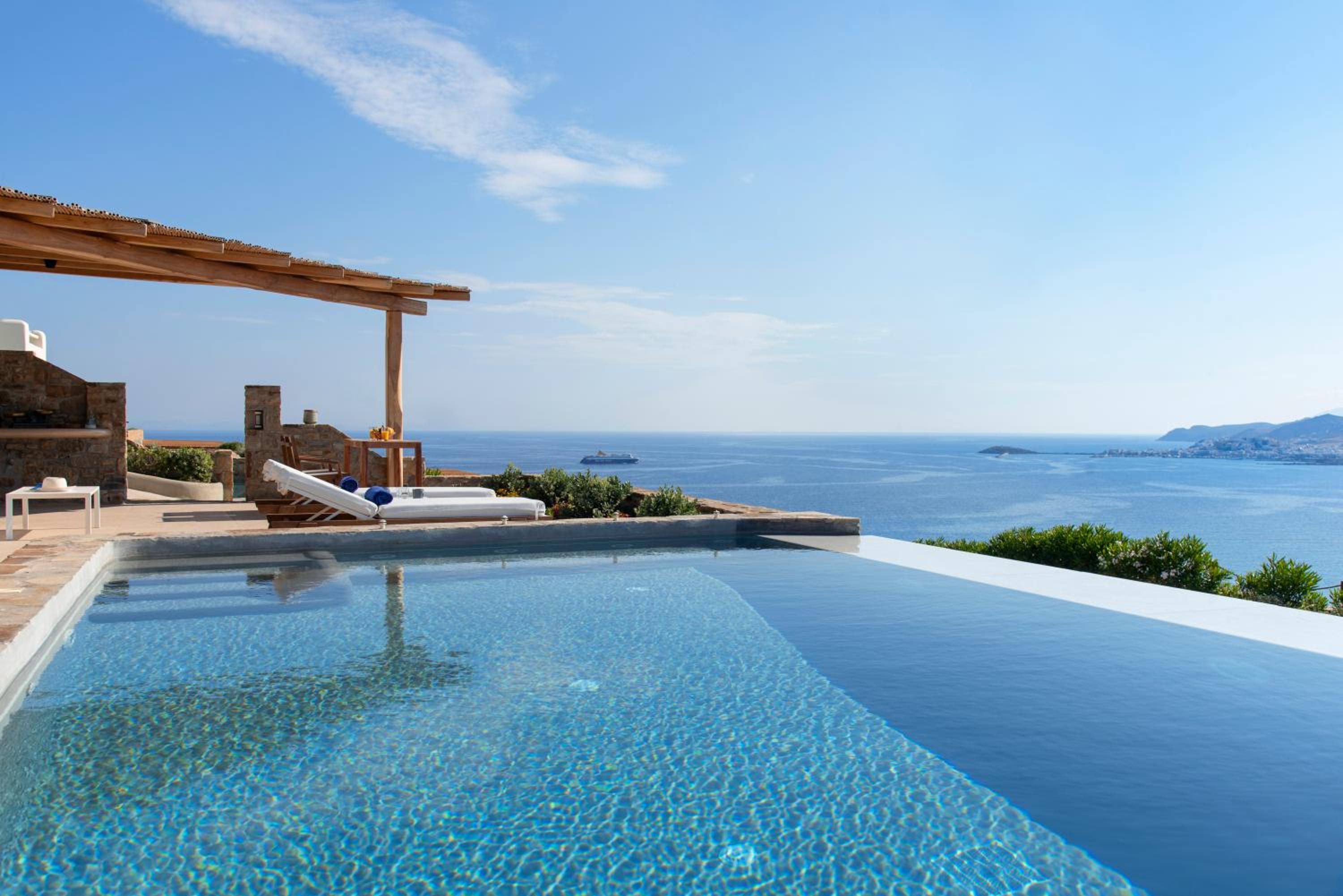 Naxos Rock Villas