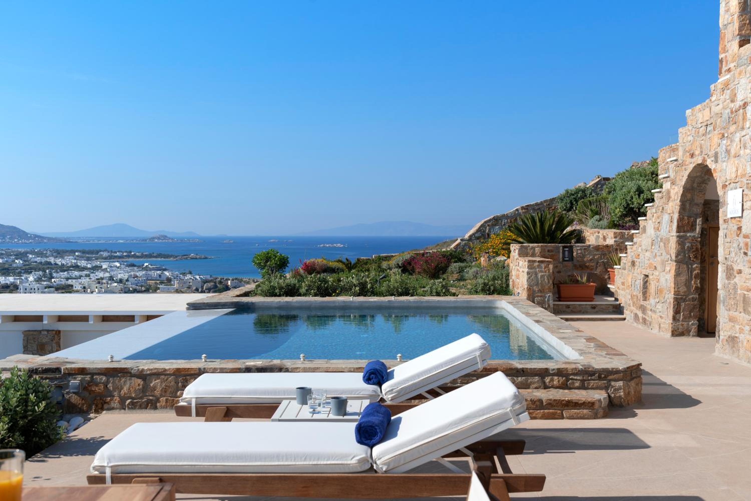 Naxos Rock Villas