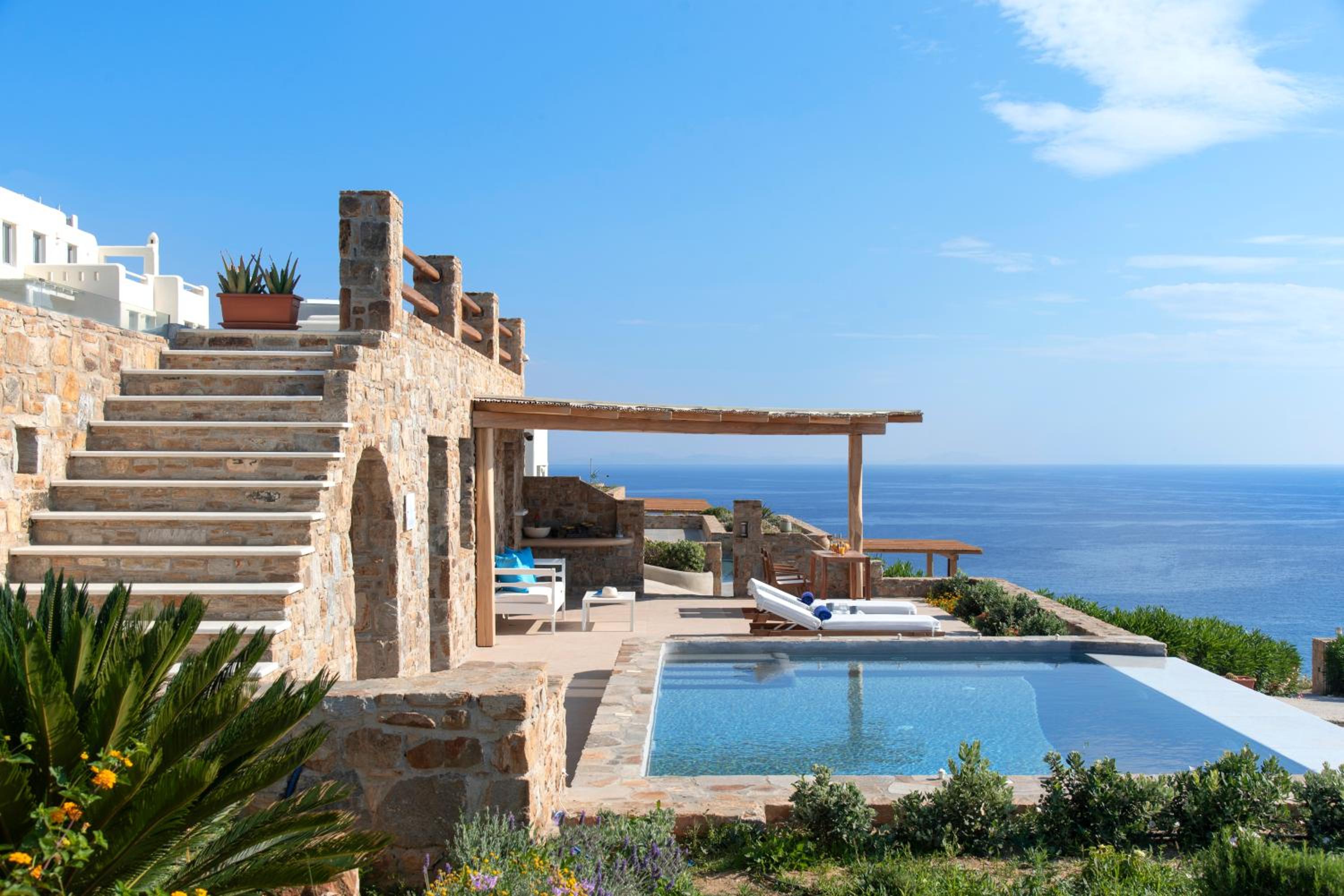 Naxos Rock Villas