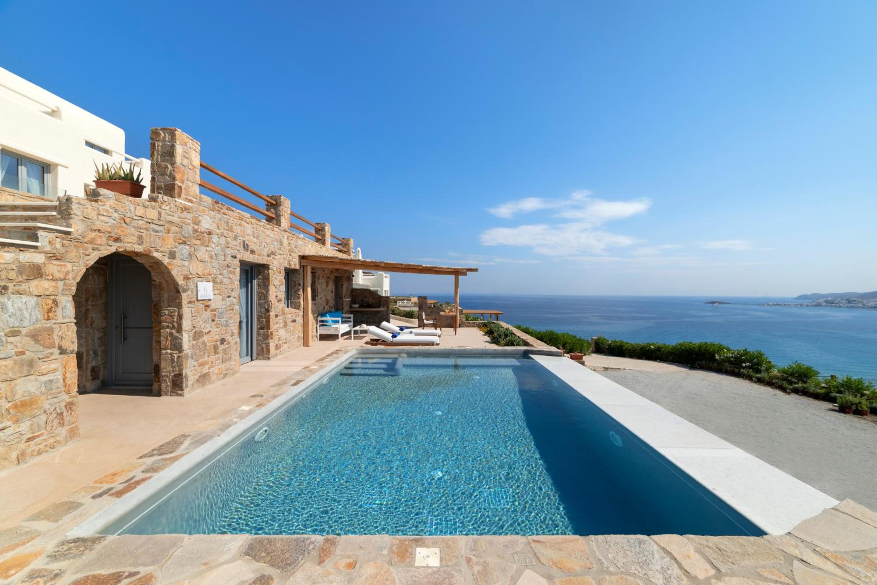 Naxos Rock Villas