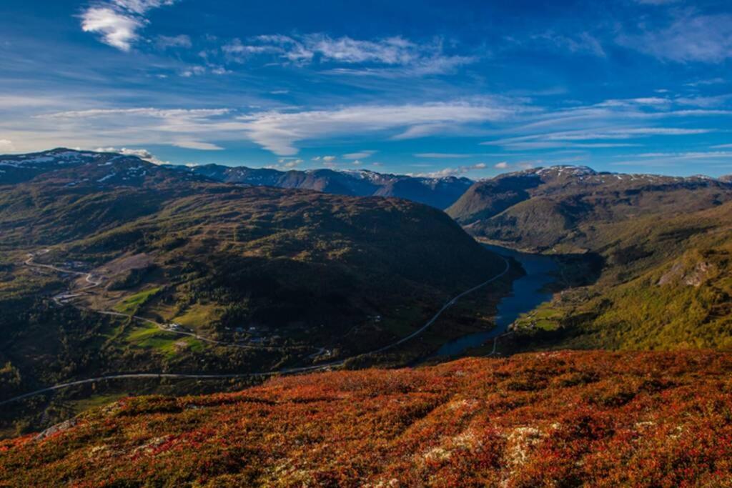 Fosskamben 1 Moderne hytte ikkje langt frå Sogndal