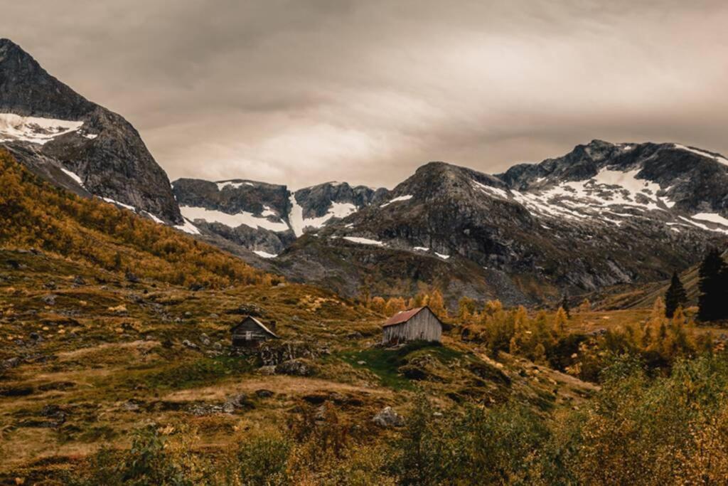 Fosskamben 1 Moderne hytte ikkje langt frå Sogndal