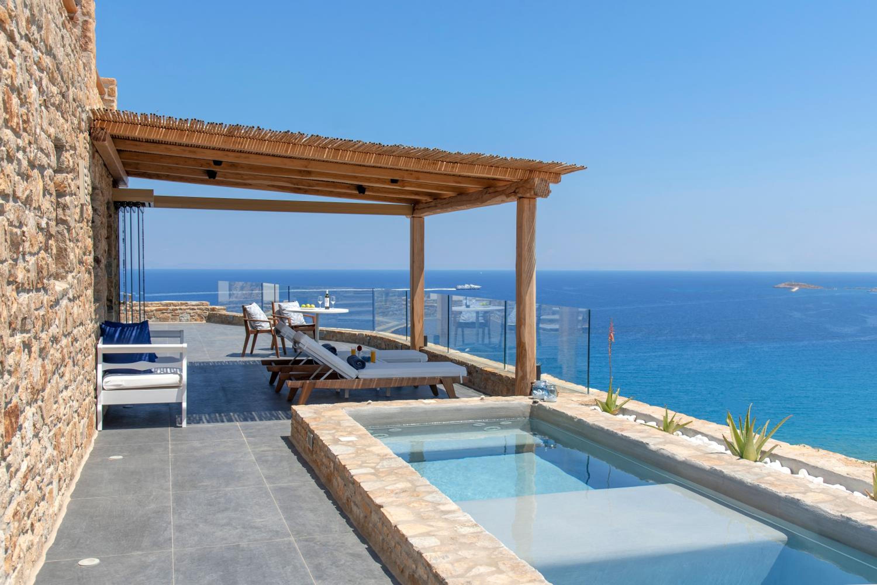 Naxos Rock Villas
