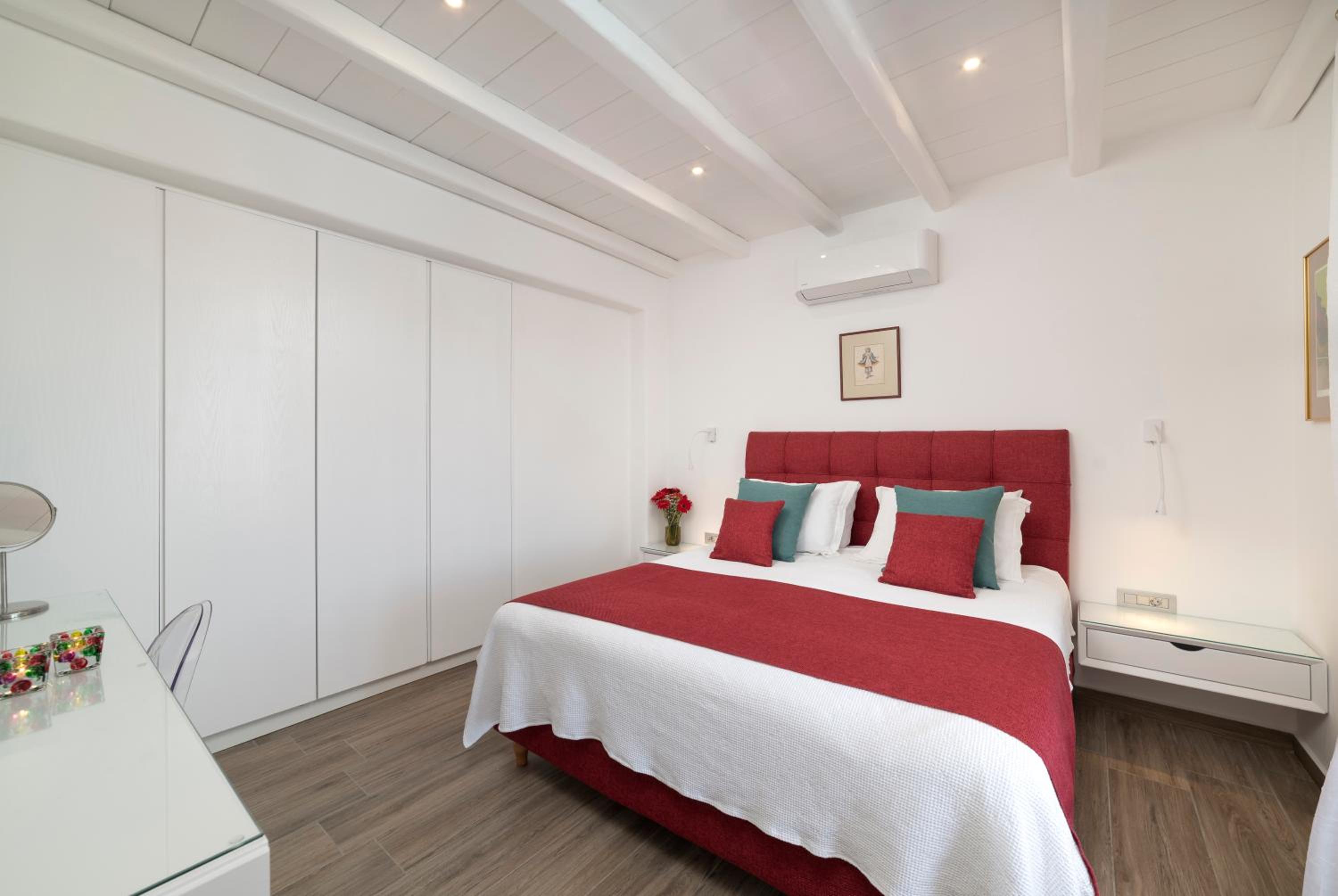 Naxos Rock Villas