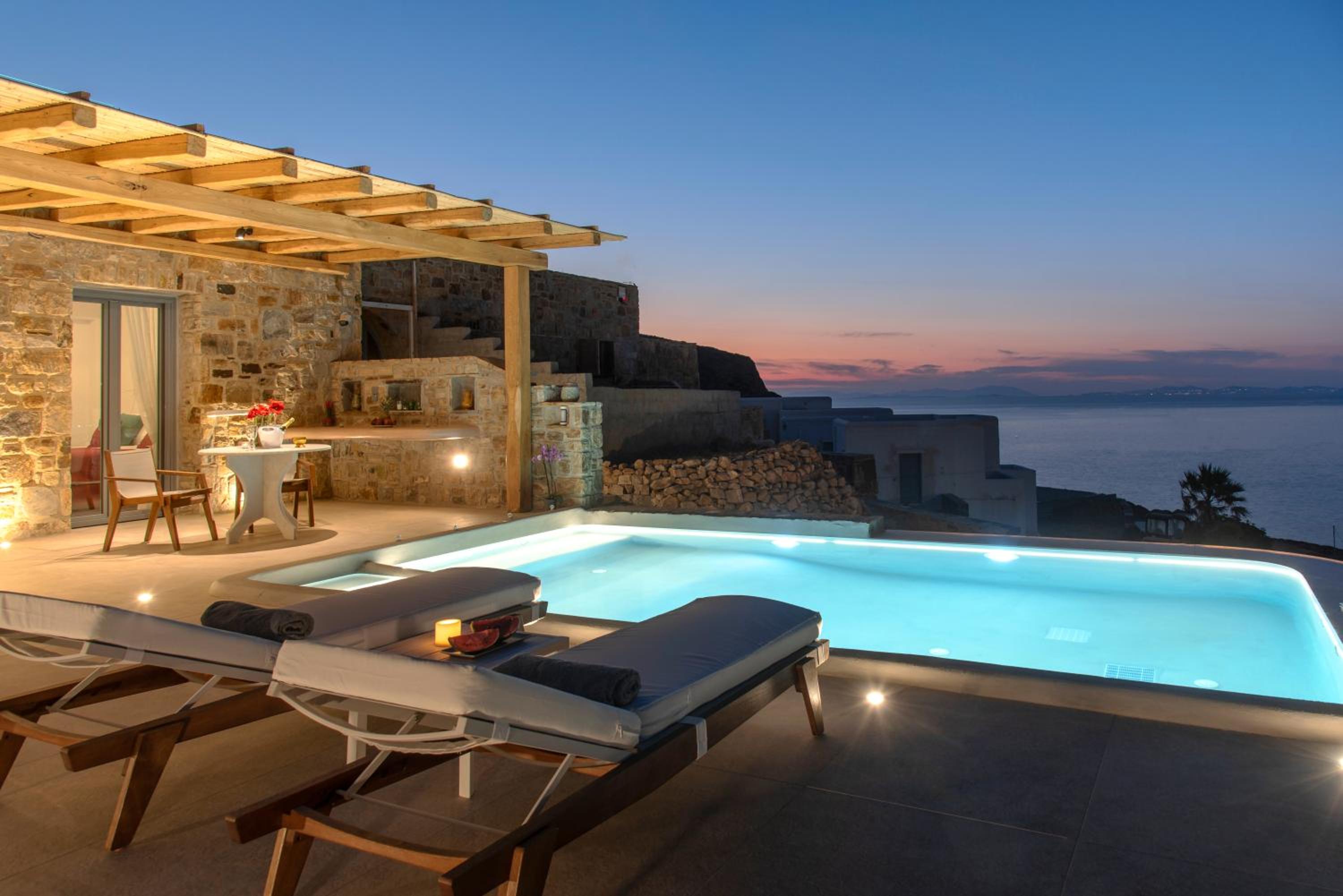 Naxos Rock Villas