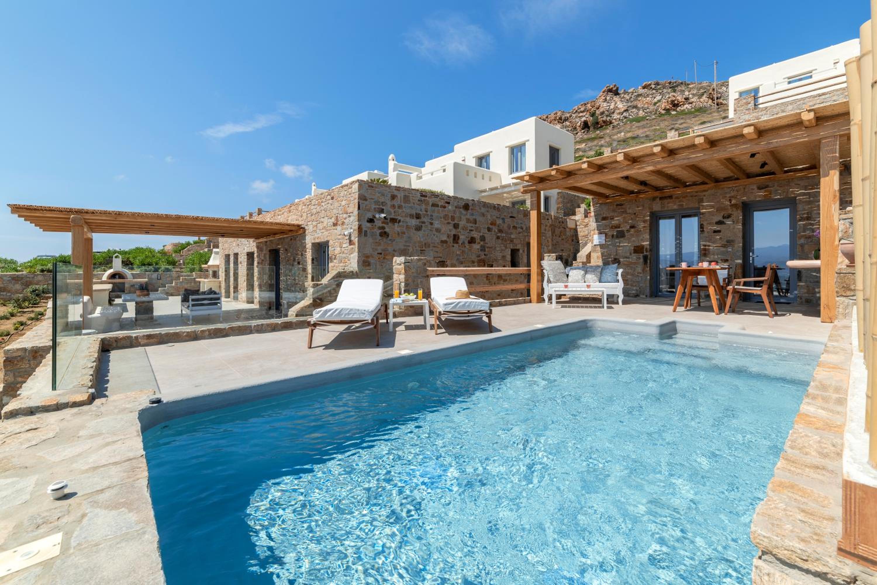 Naxos Rock Villas
