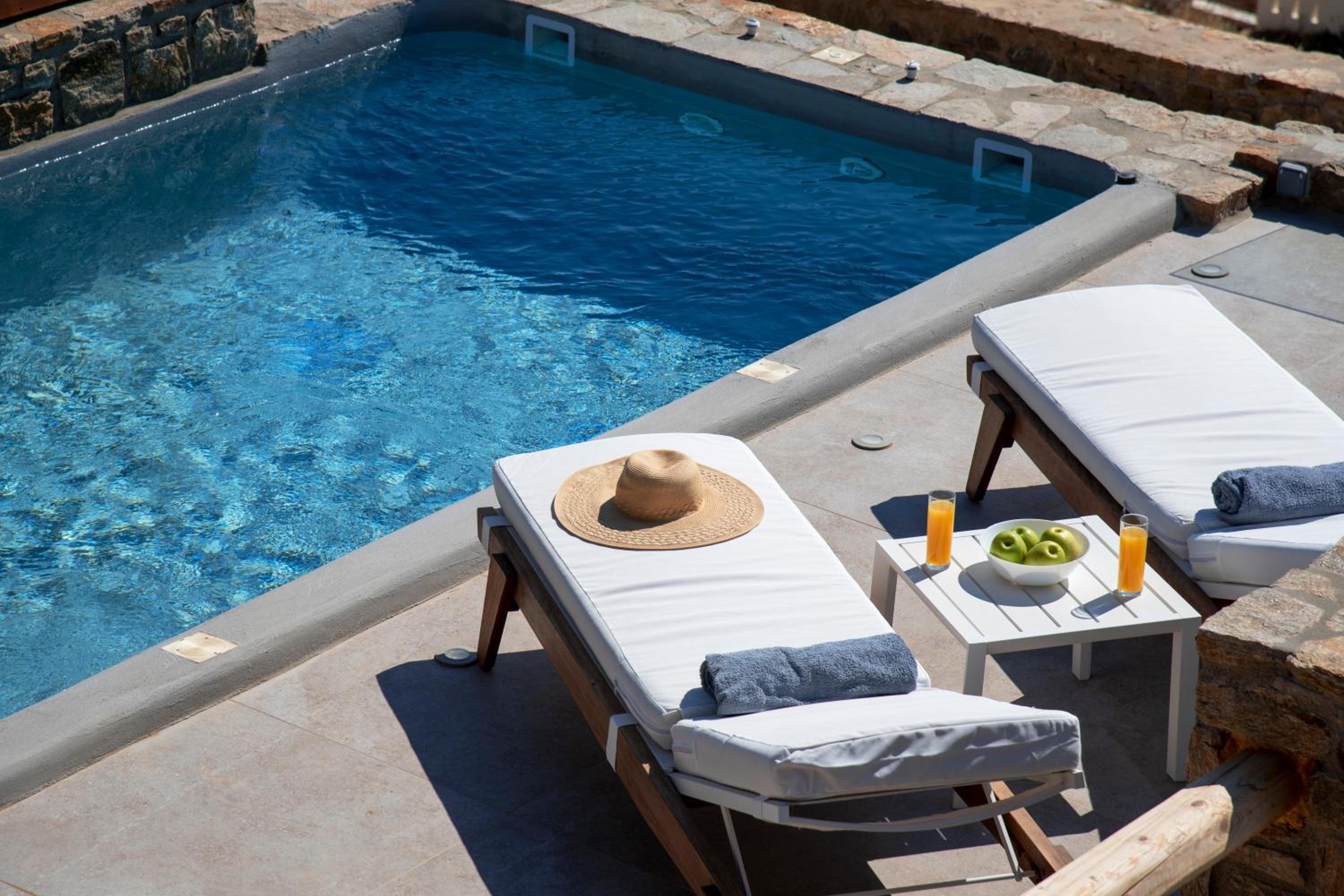 Naxos Rock Villas