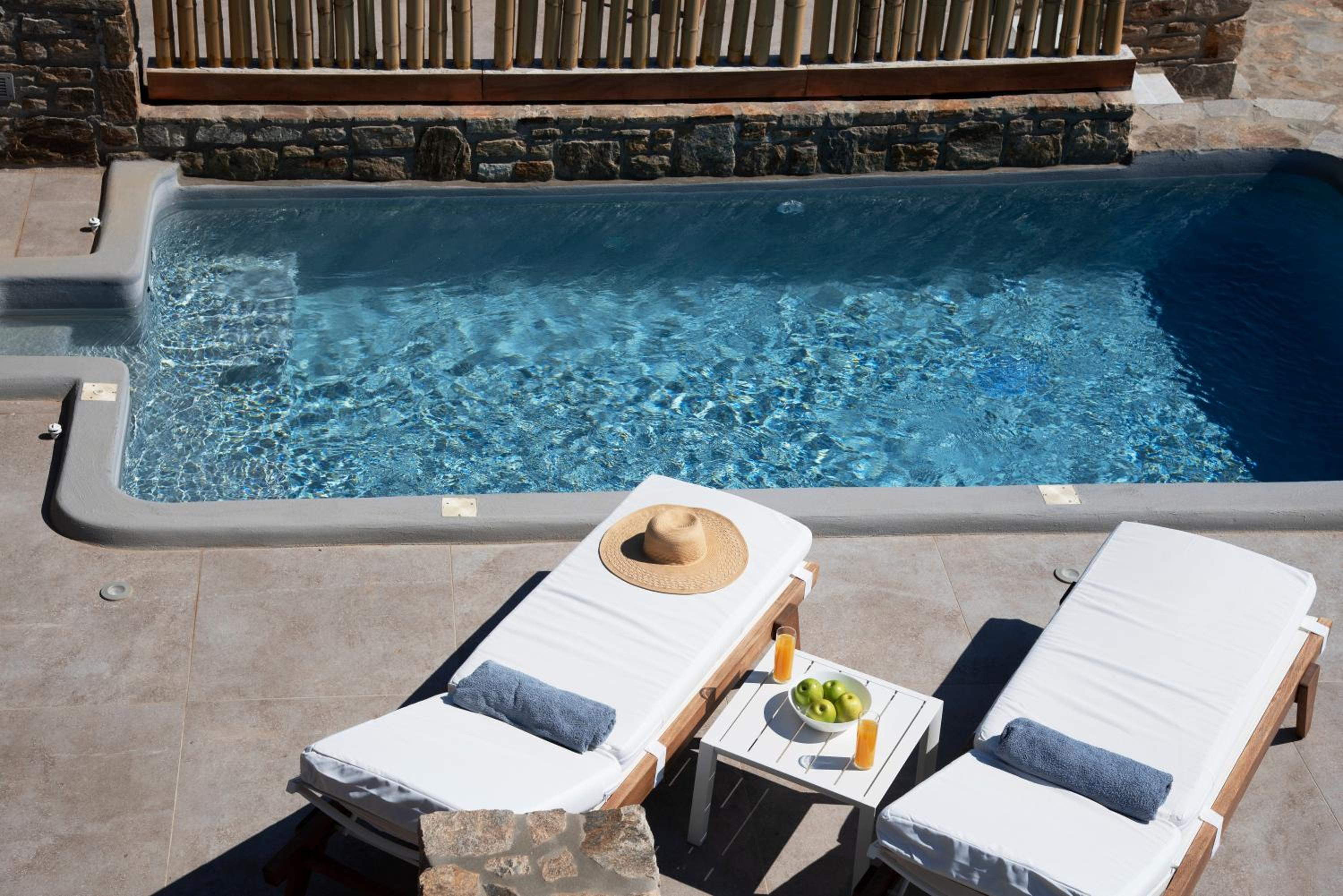 Naxos Rock Villas