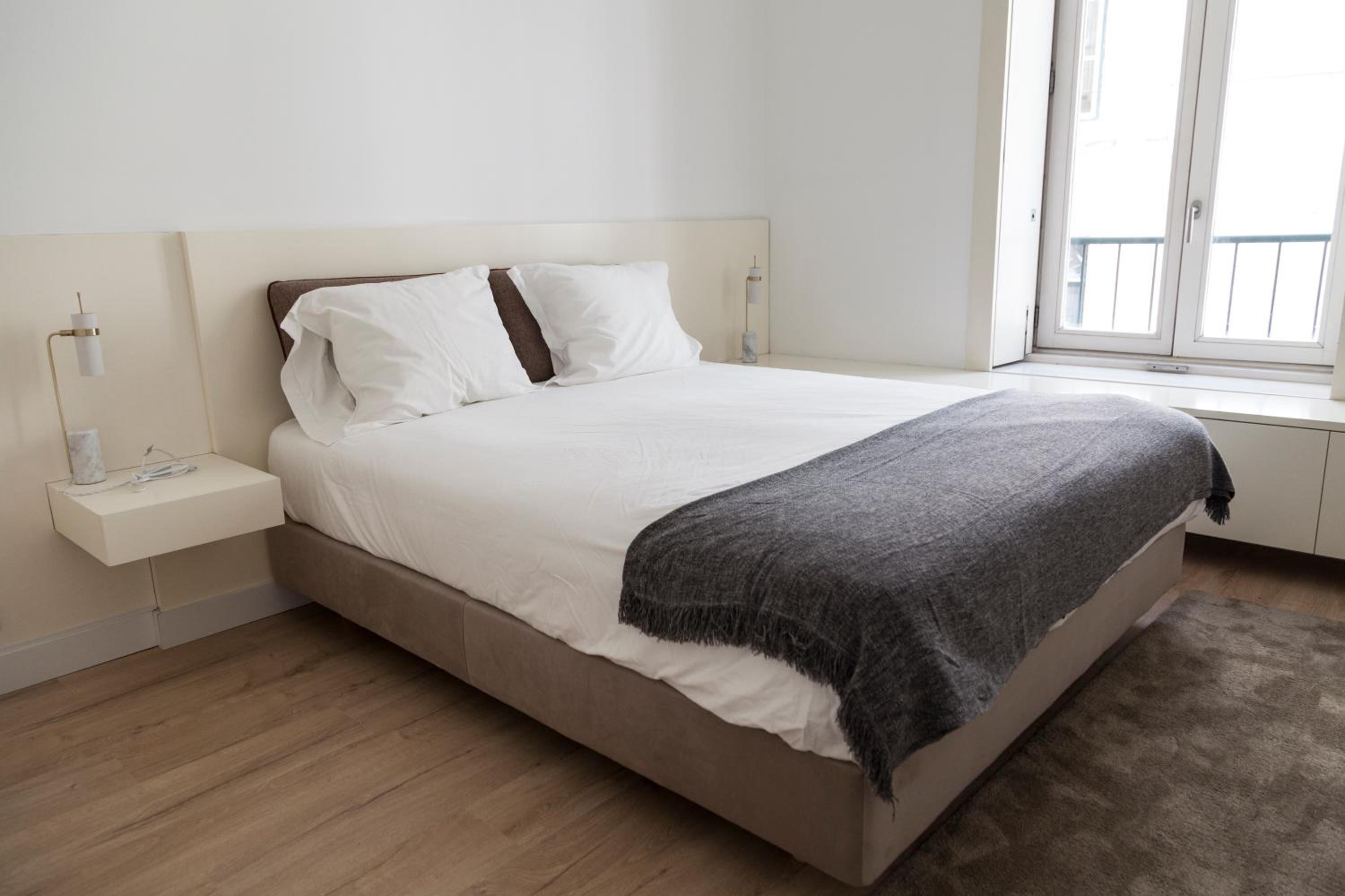 Classy 2BDR Apartment in Downtown by LovelyStay view 2