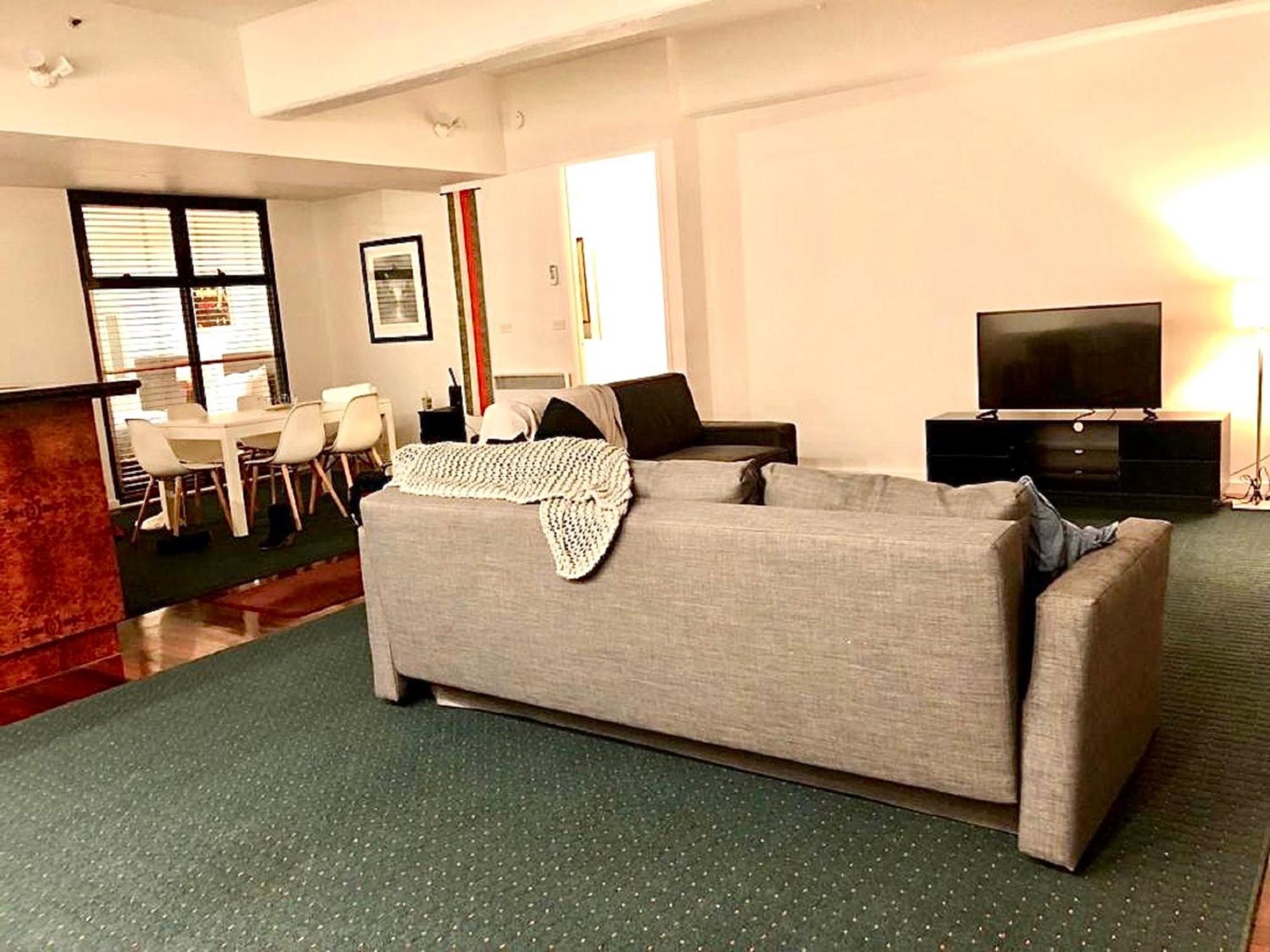 ReadySet Apartments on King