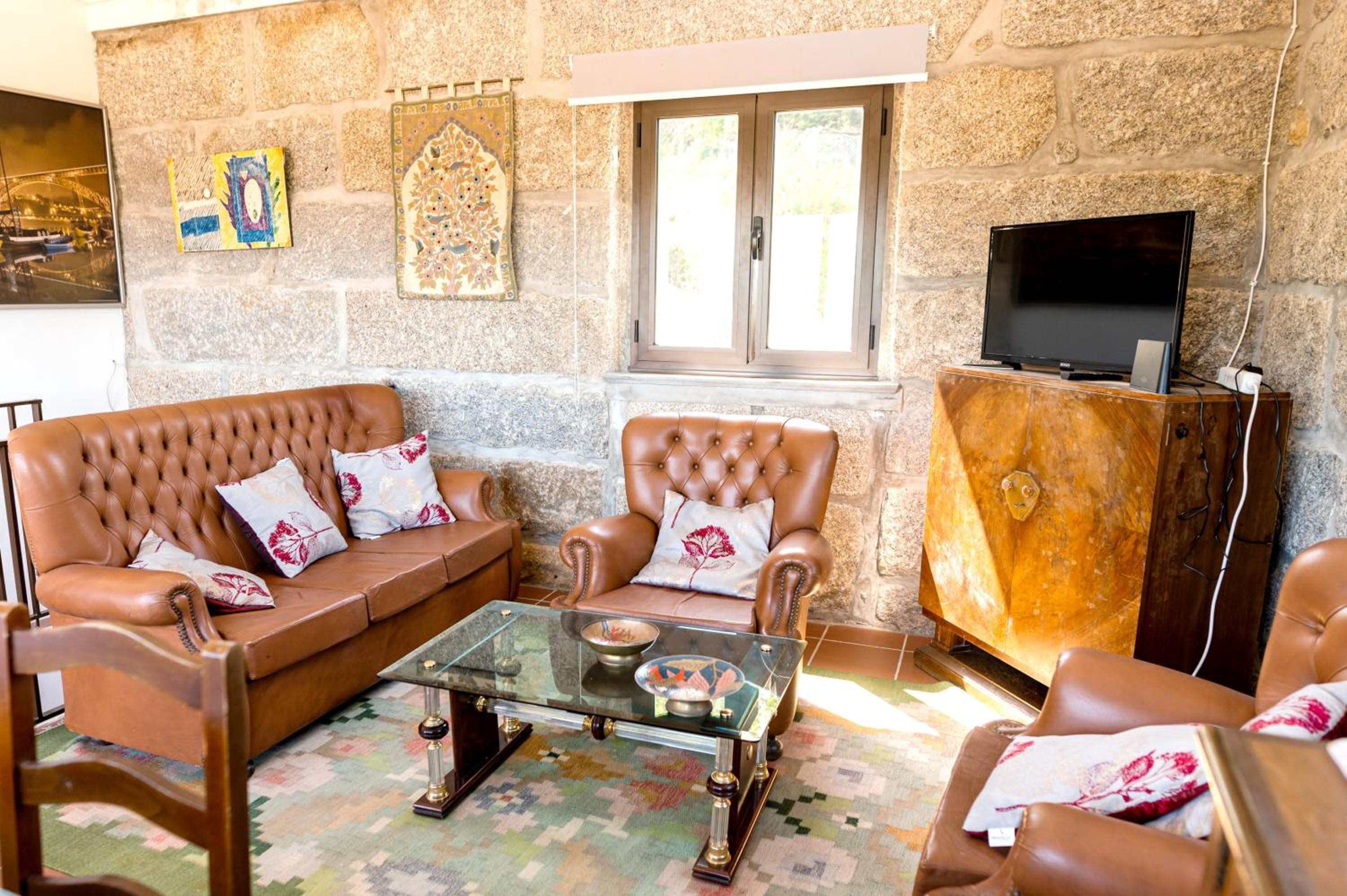 Idyllic Villa in Fornos + Pool! view 4