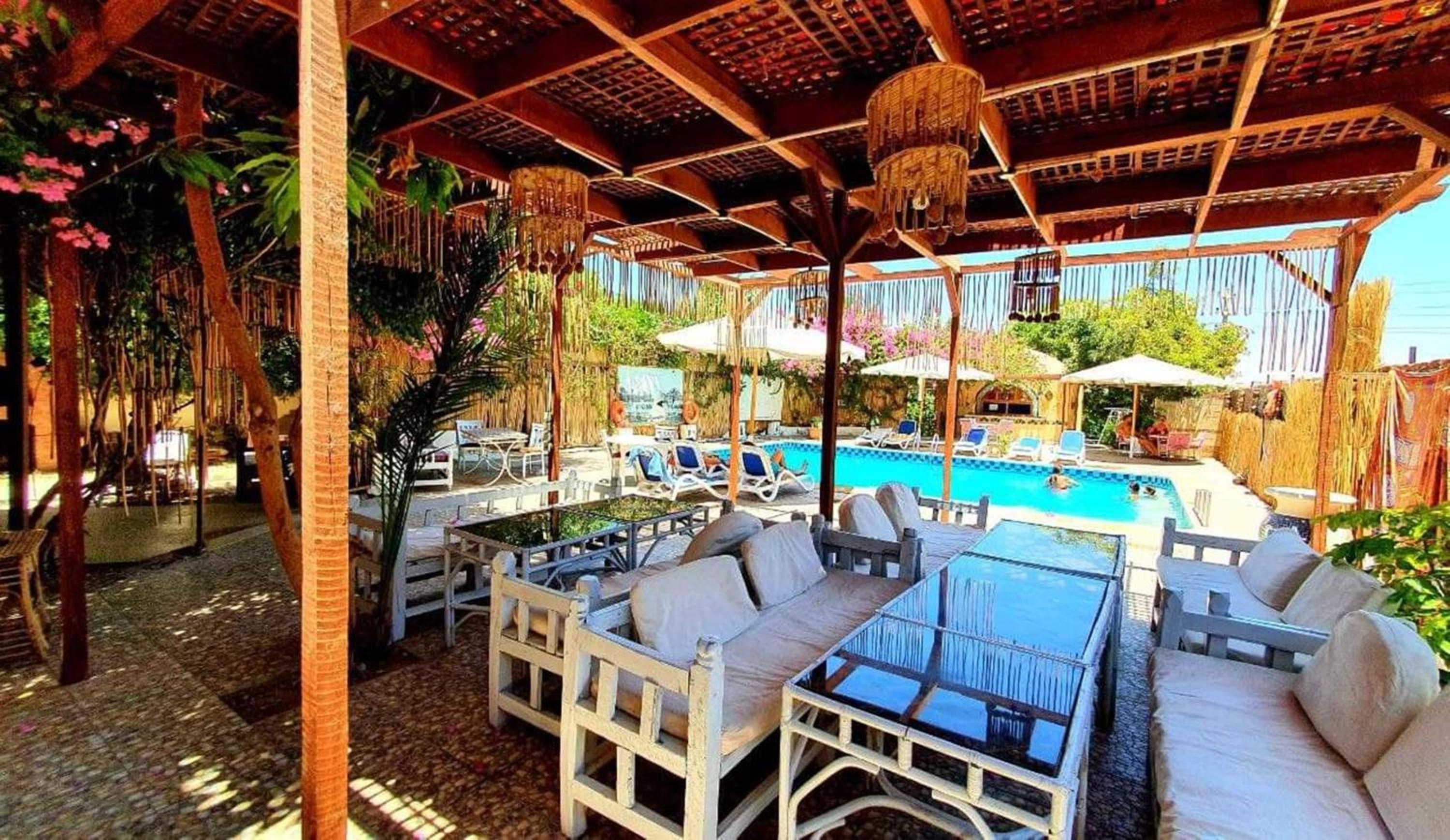 Nile Compound