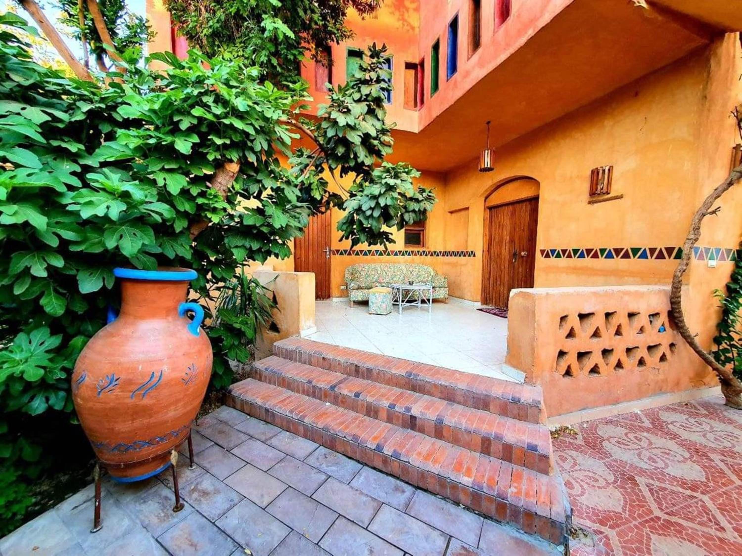 Nile Compound