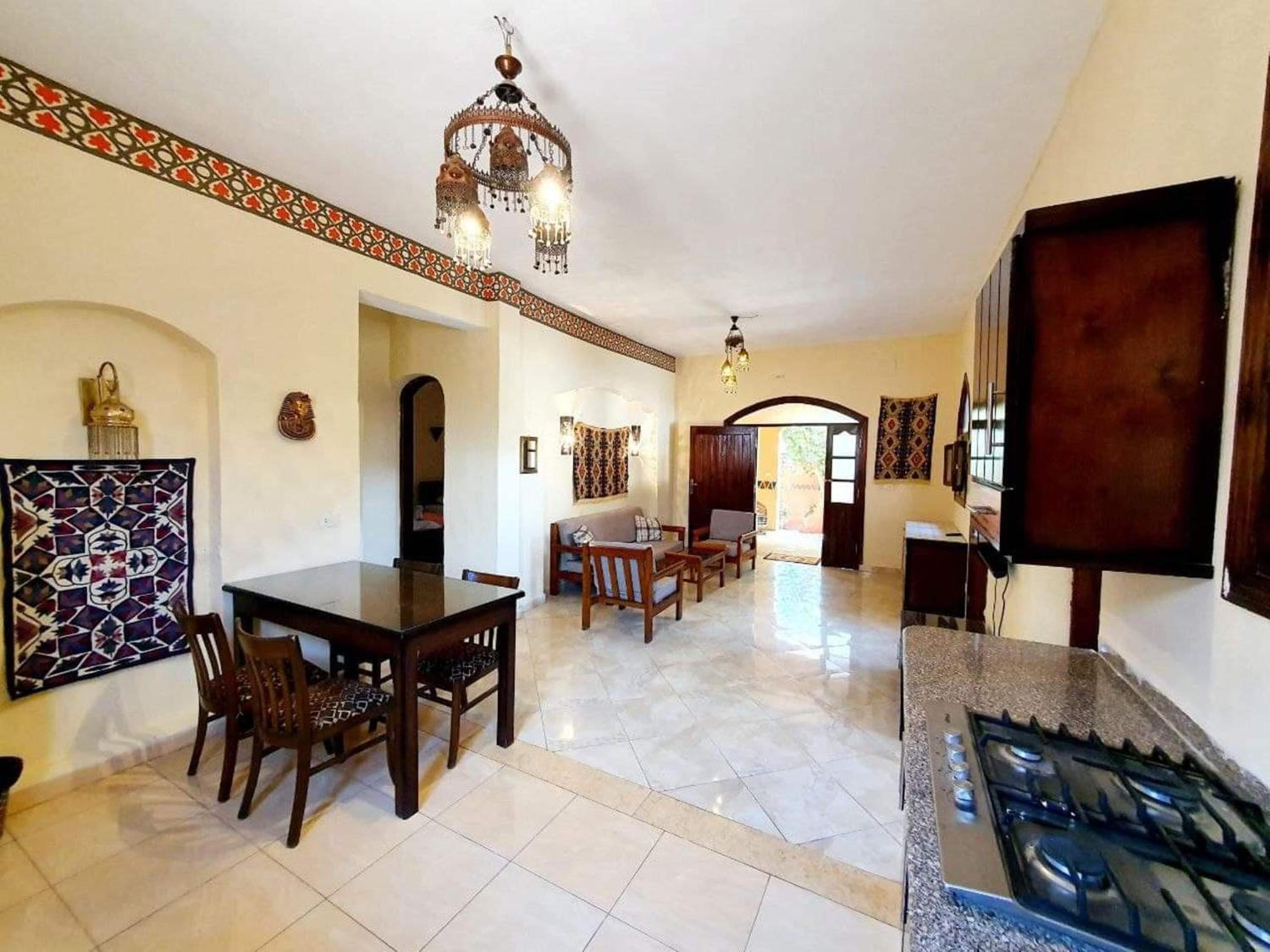 Nile Compound