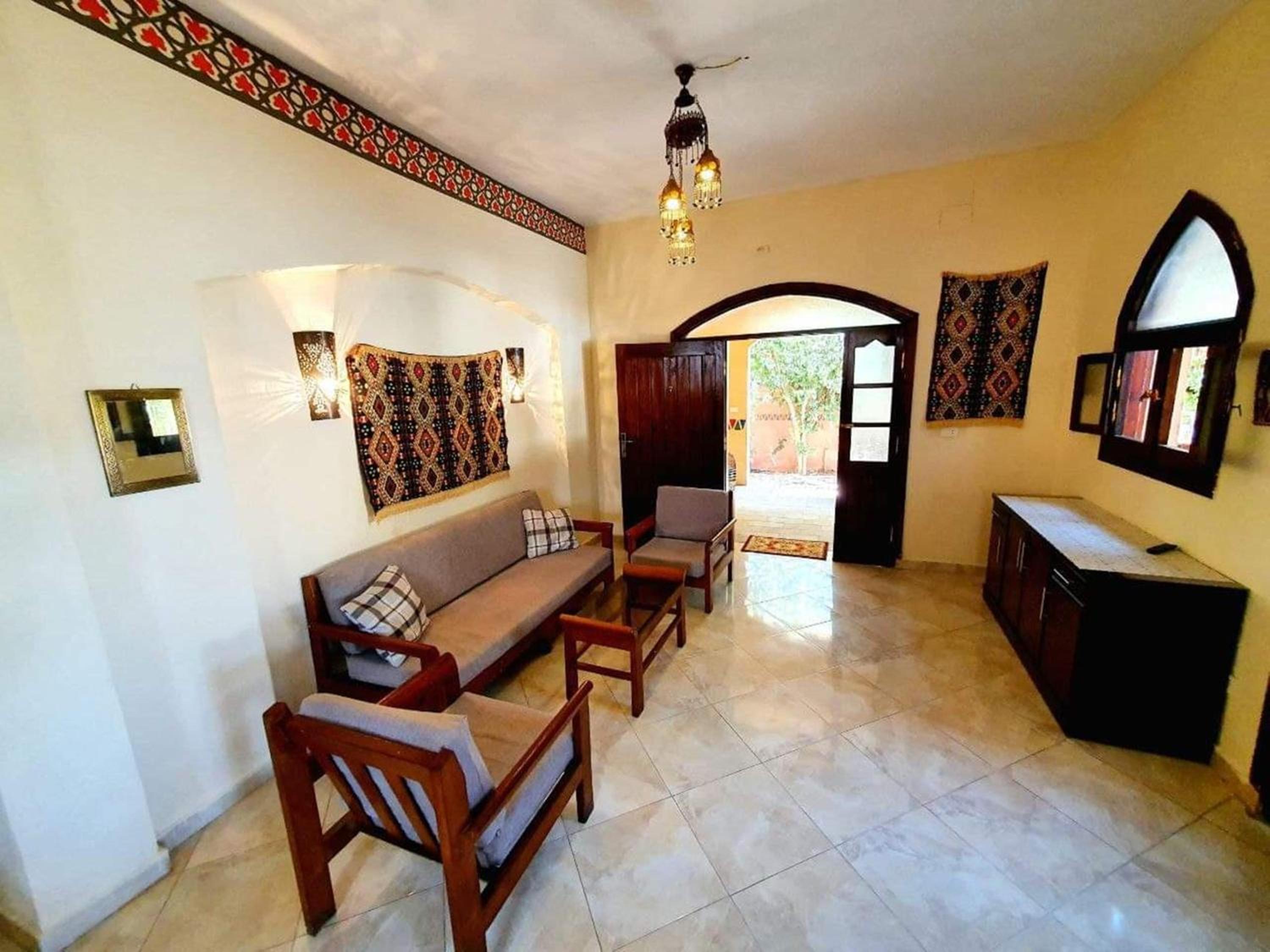 Nile Compound