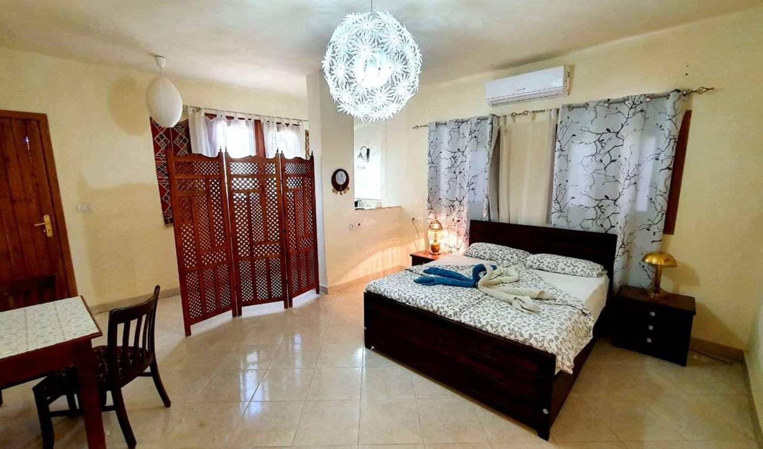 Nile Compound