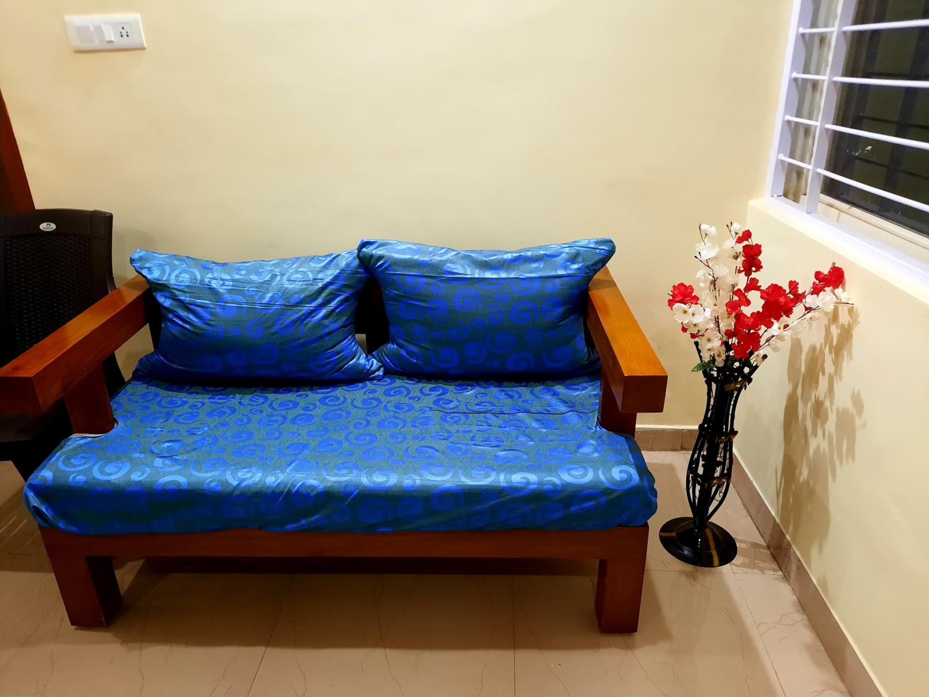 Royal Suvarna Comforts view 3