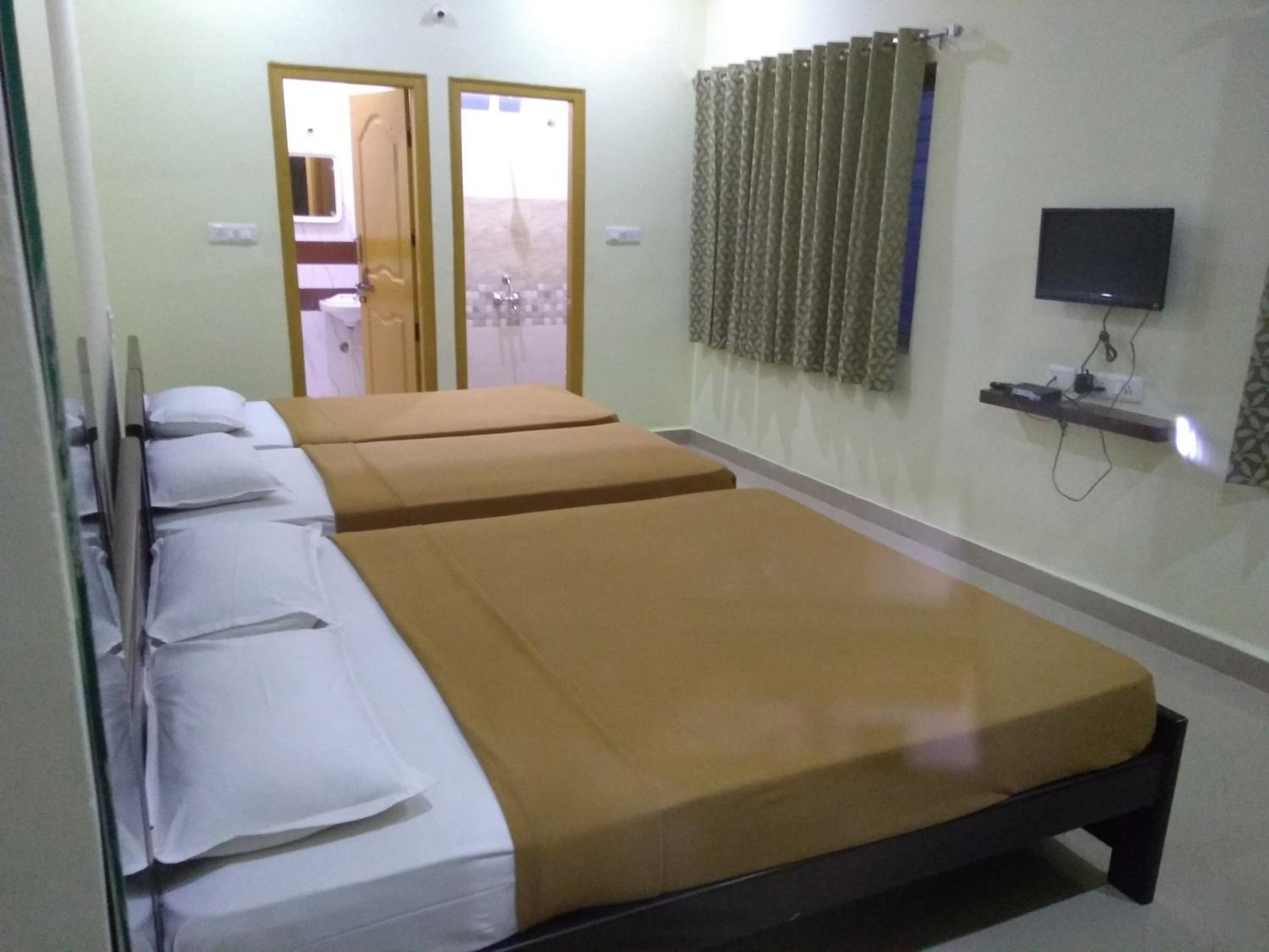Royal Suvarna Comforts view 5